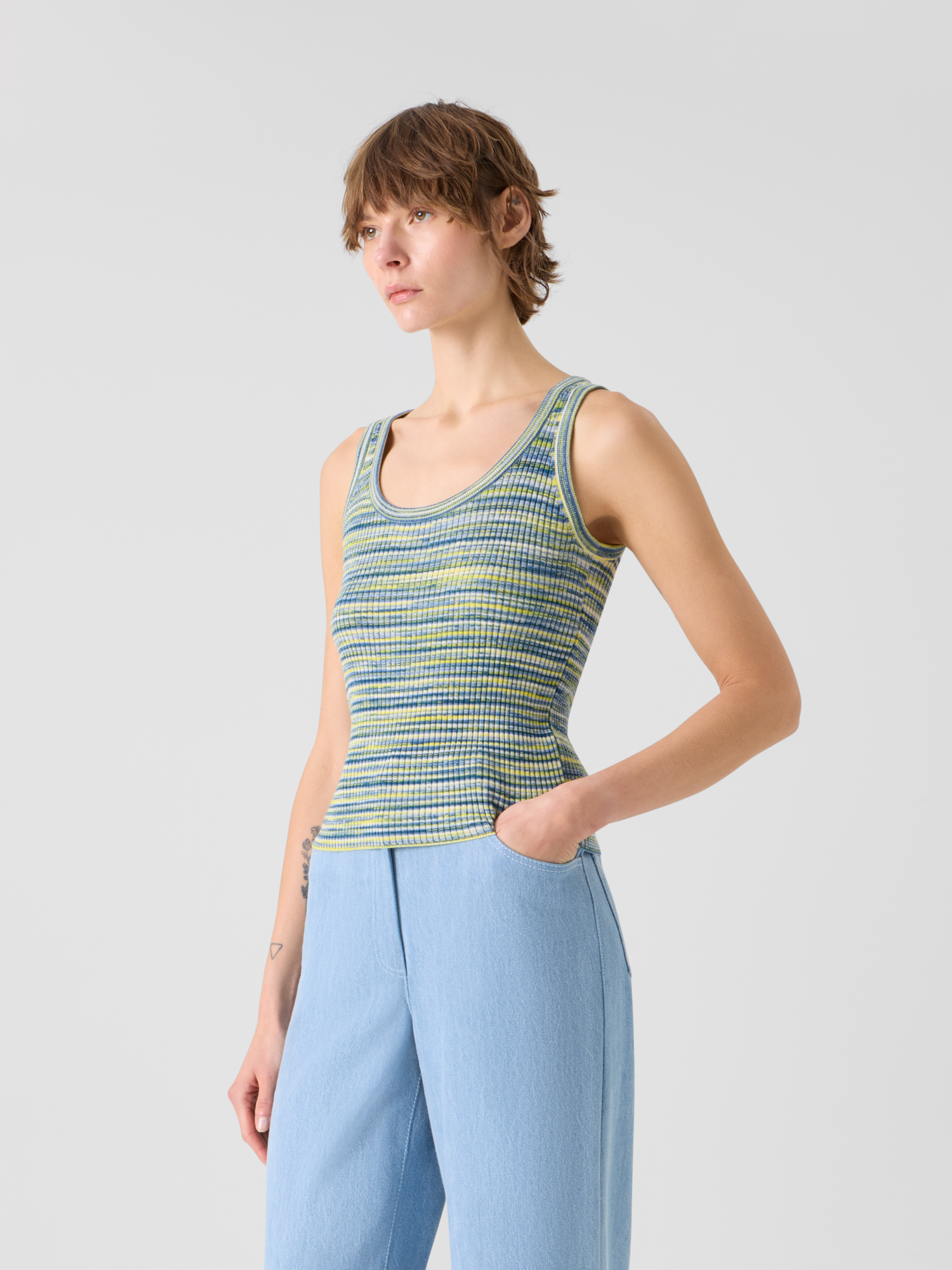 Designer Tailliertes Space-Dye-Merinowolle-Rippstrick-Top mit Rundhalsausschnitt - Bunt