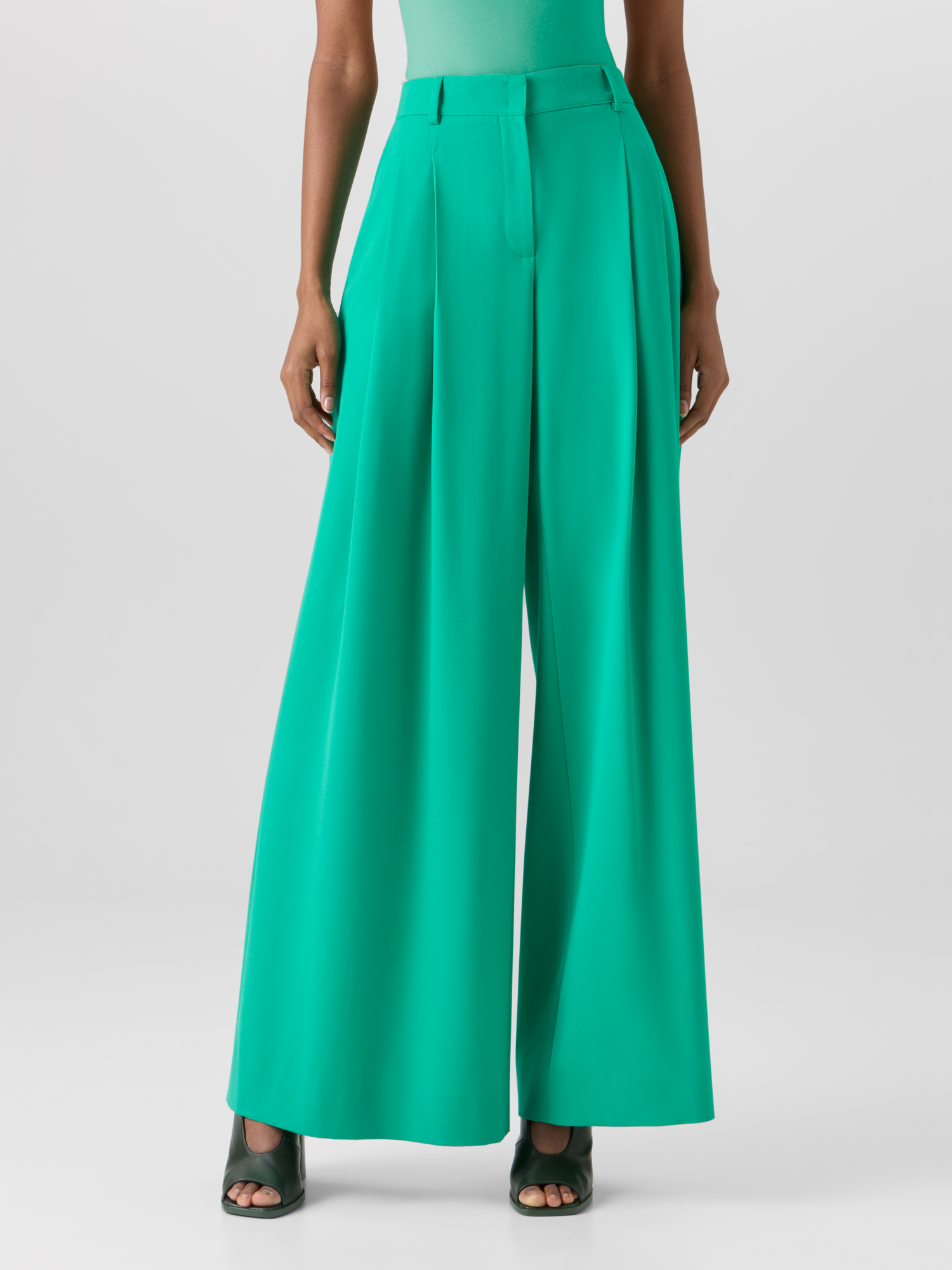 Designer Cassie Hose aus Woll-Gabardine - Grün 