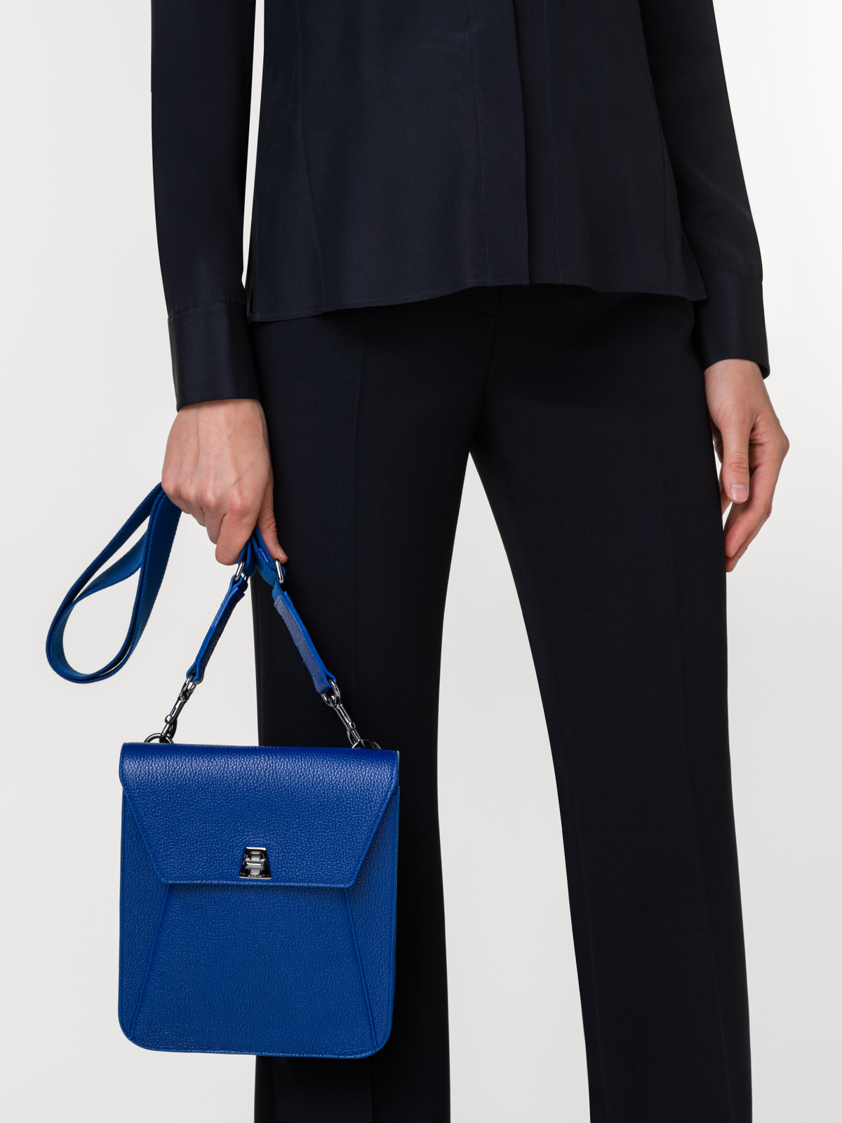 Designer Anouk Little Messenger Bag - Blau #editorial