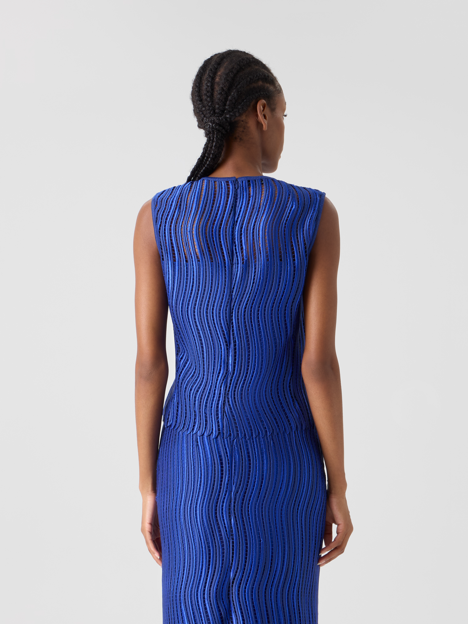 Designer Ärmellose Bluse aus Wave-Guipure - Blau 