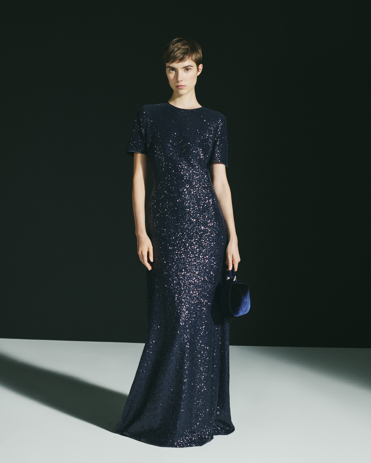 Designer Langes Pailletten-Abendkleid mit kurzen Ärmeln - Dunkelblau - Blau #editorial