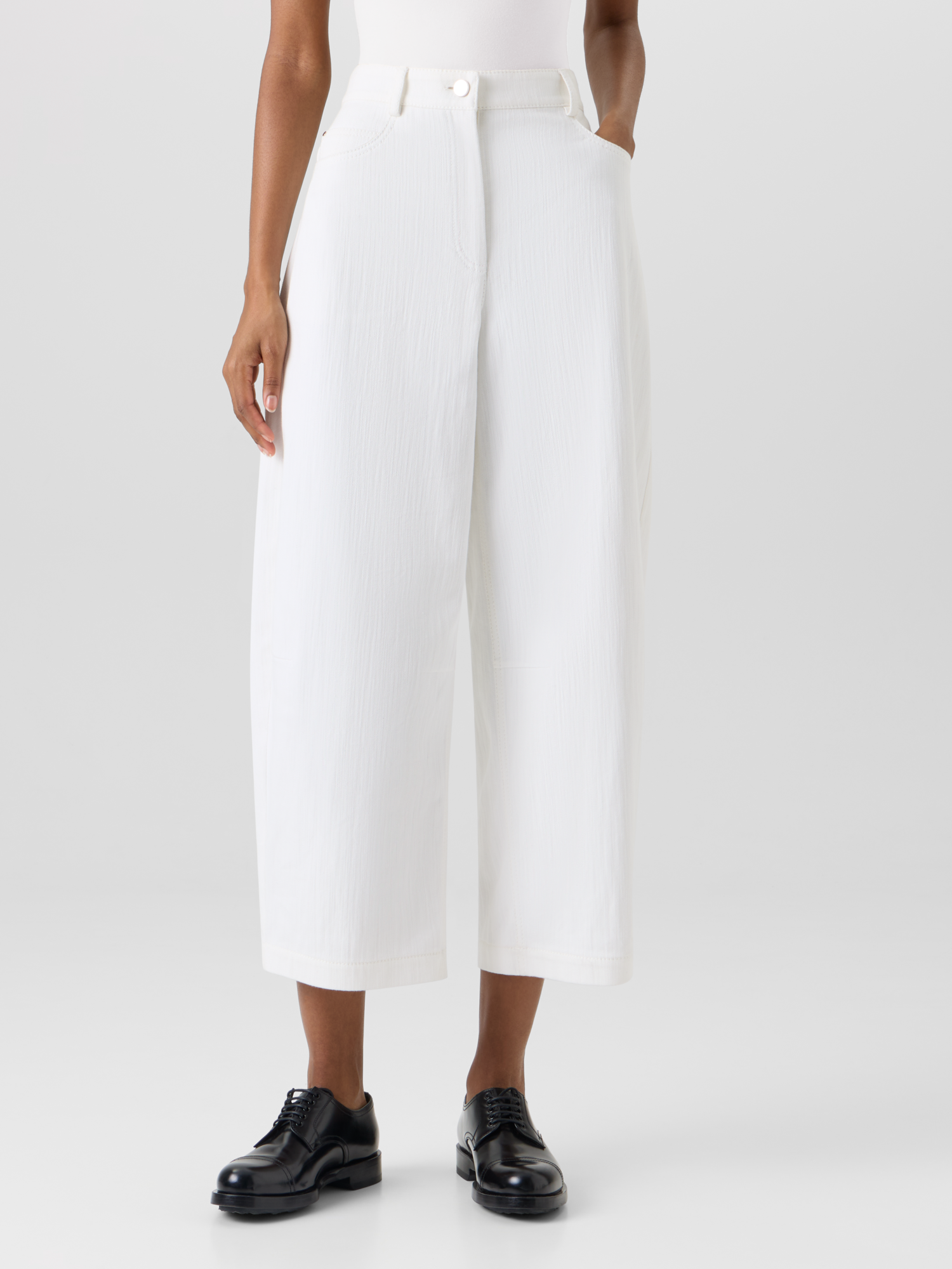 Designer Farrow Hose aus Baumwoll-Stretch-Denim - Weiss 