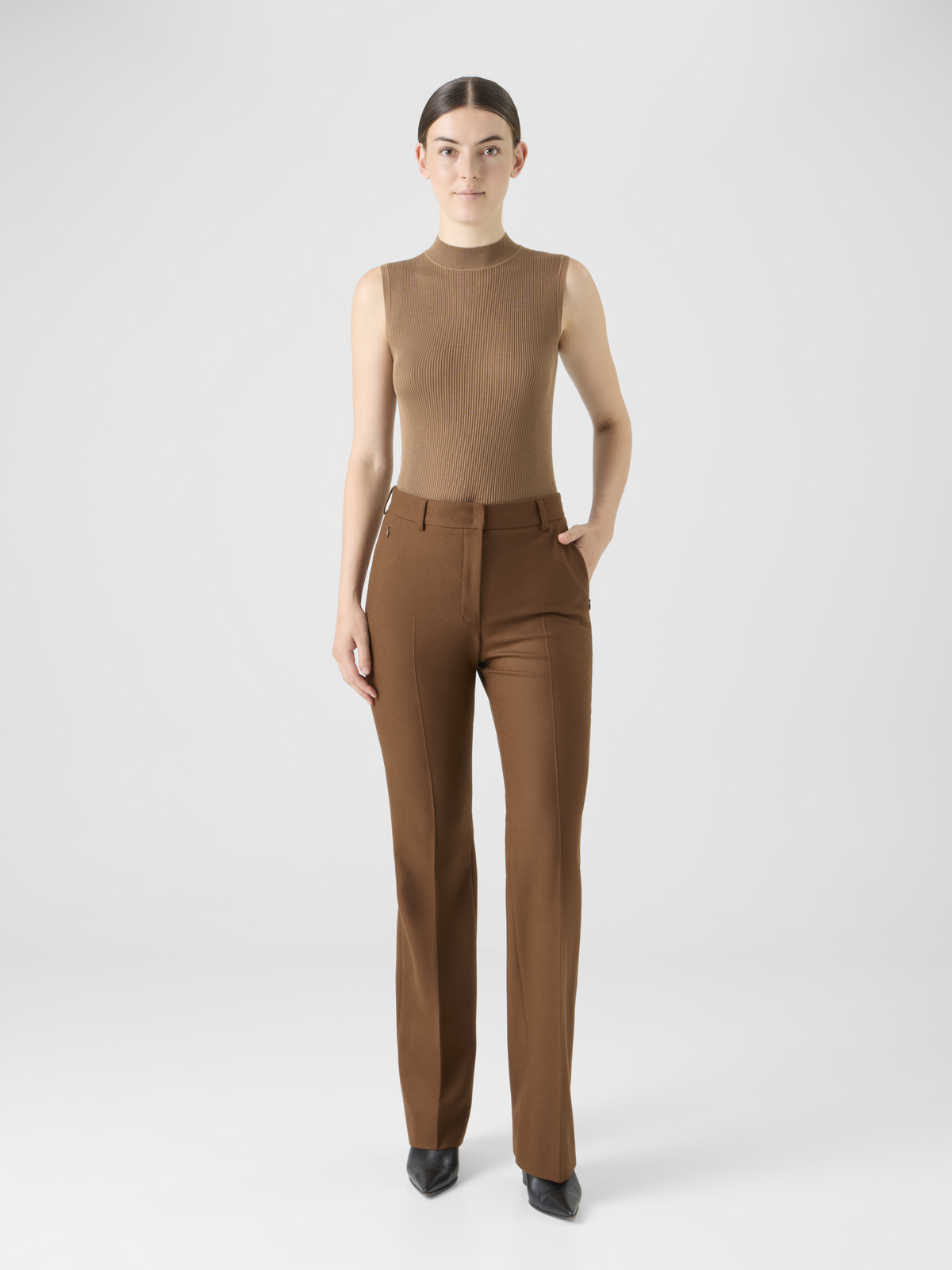 Designer Bootcut-Hose aus Woll-Stretch-Flanell - Braun #editorial