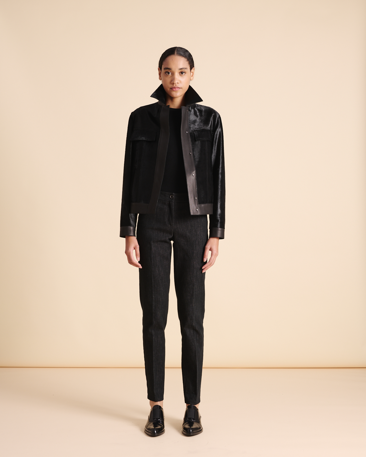 Designer Slim Hose aus Baumwoll-Denim-Stretch - Schwarz - Grau #editorial