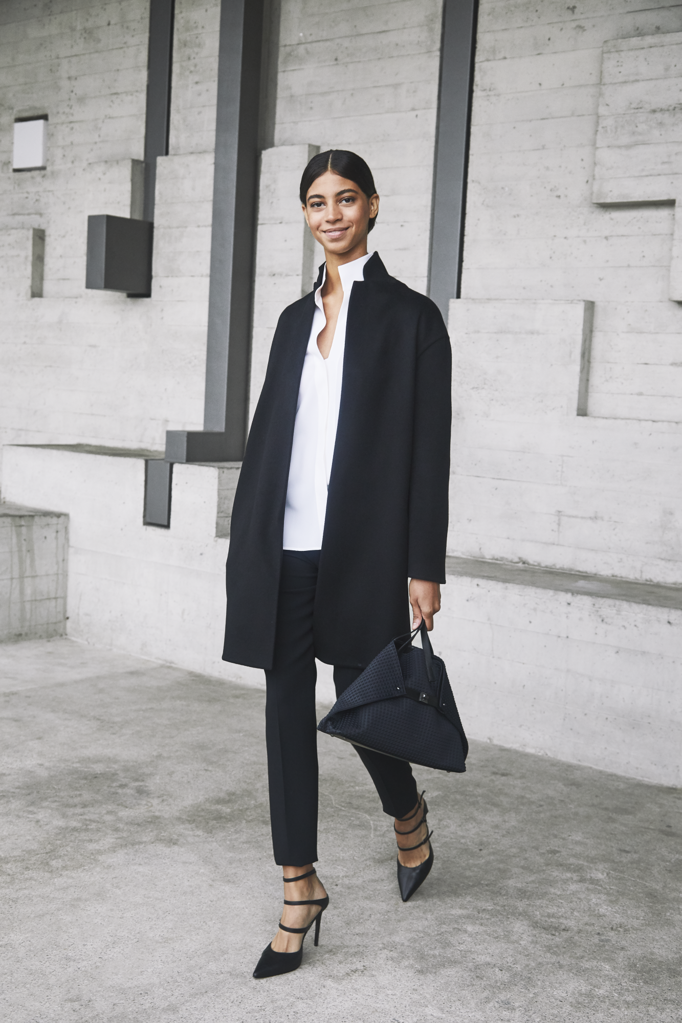 Designer Ai Small Shoulder Tote - Schwarz 