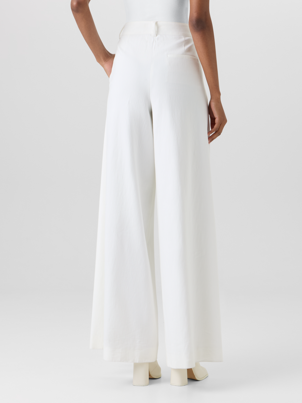 Designer Cassie Hose aus Denim Baumwoll-Stretch  - Ecru - Weiss #editorial