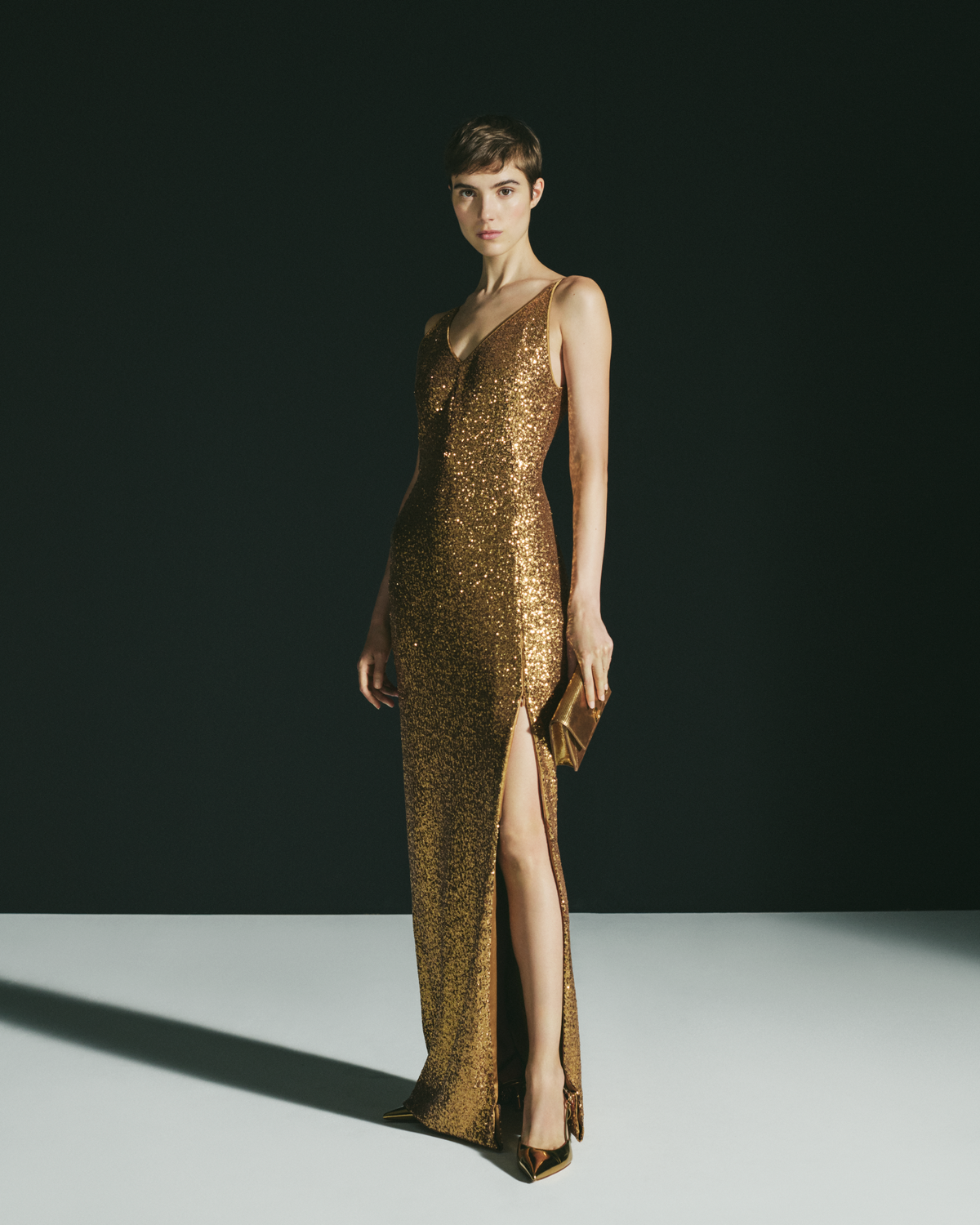 Designer Langes Pailletten-Abendkleid mit V-Ausschnitt - Gold #editorial