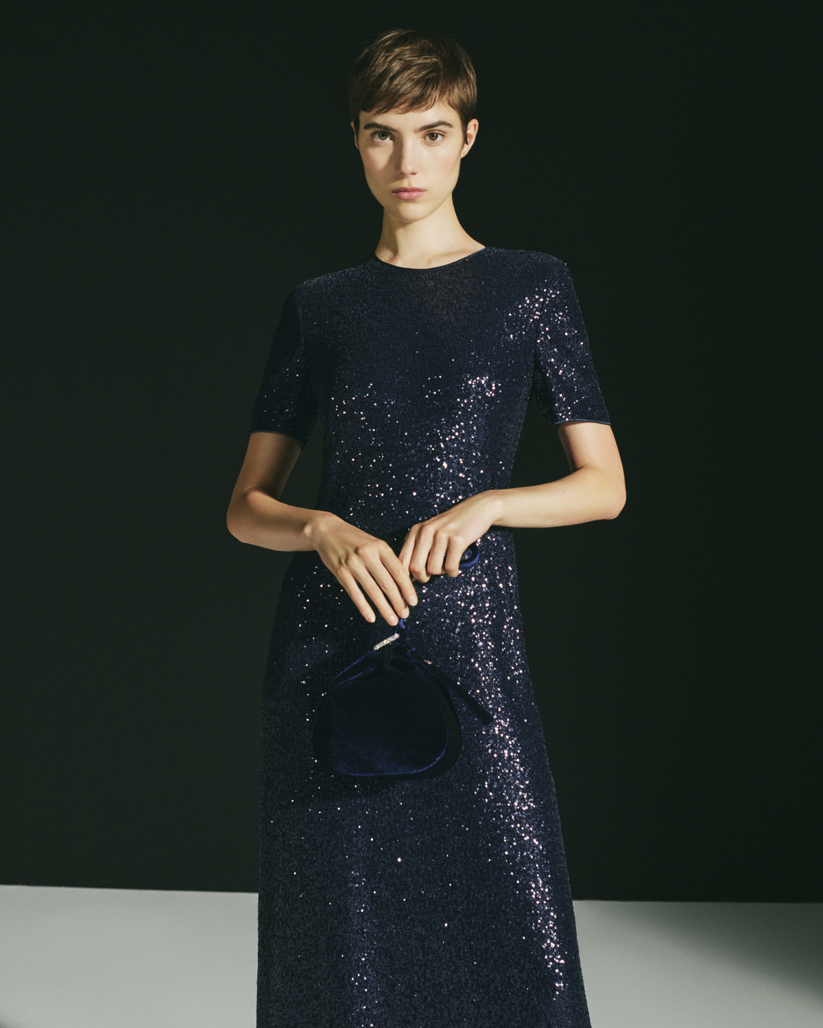 Designer Langes Pailletten-Abendkleid mit kurzen Ärmeln - Dunkelblau - Blau #editorial