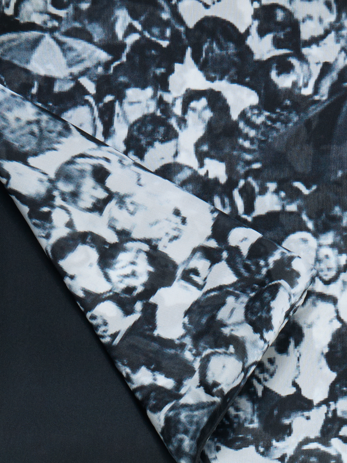 Designer Schal mit Studio 54 Druck - Schwarz - Grau - Bunt