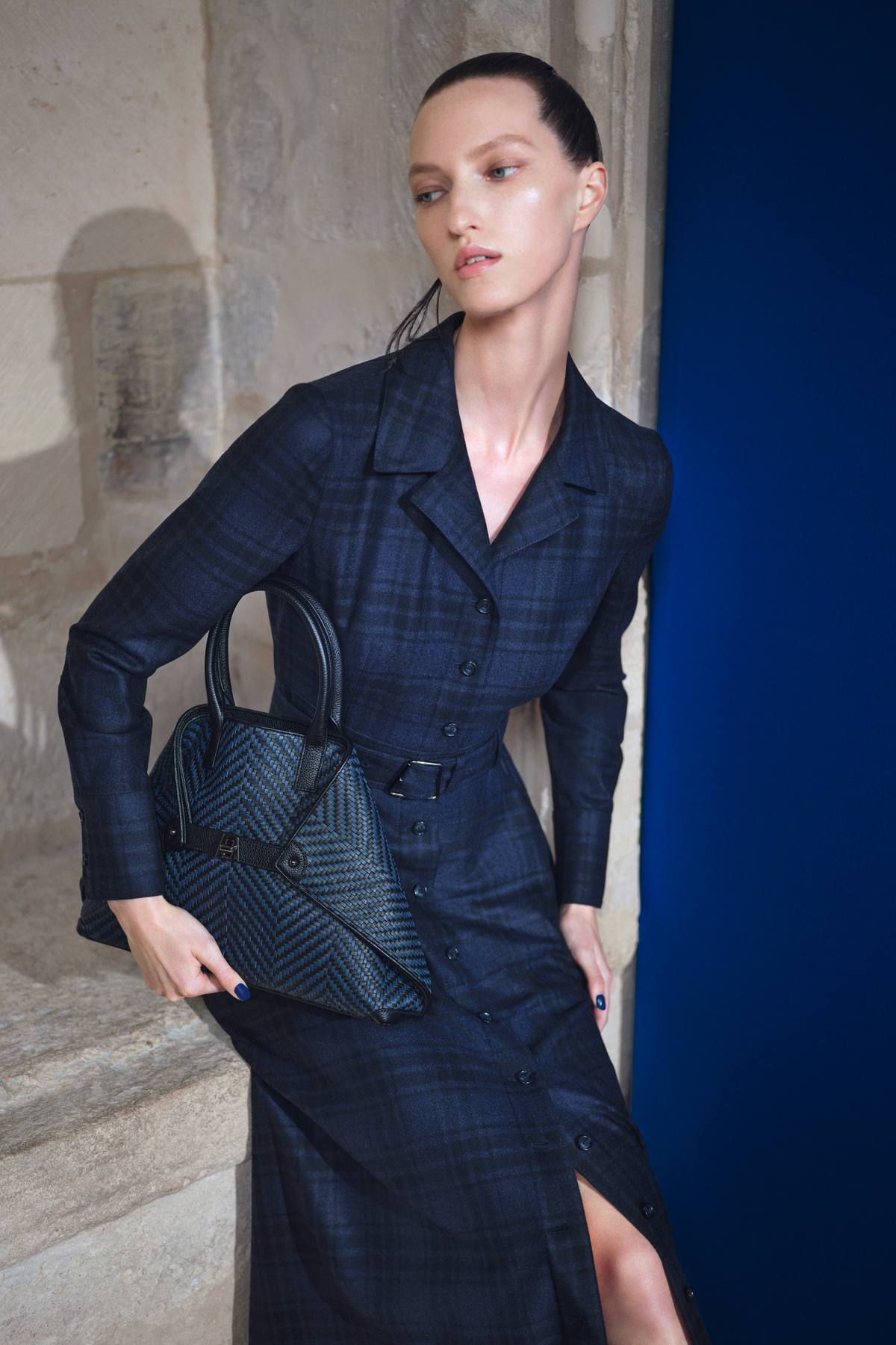 Designer Ai Small Top Handle Tote - Dunkelblau - Blau #editorial