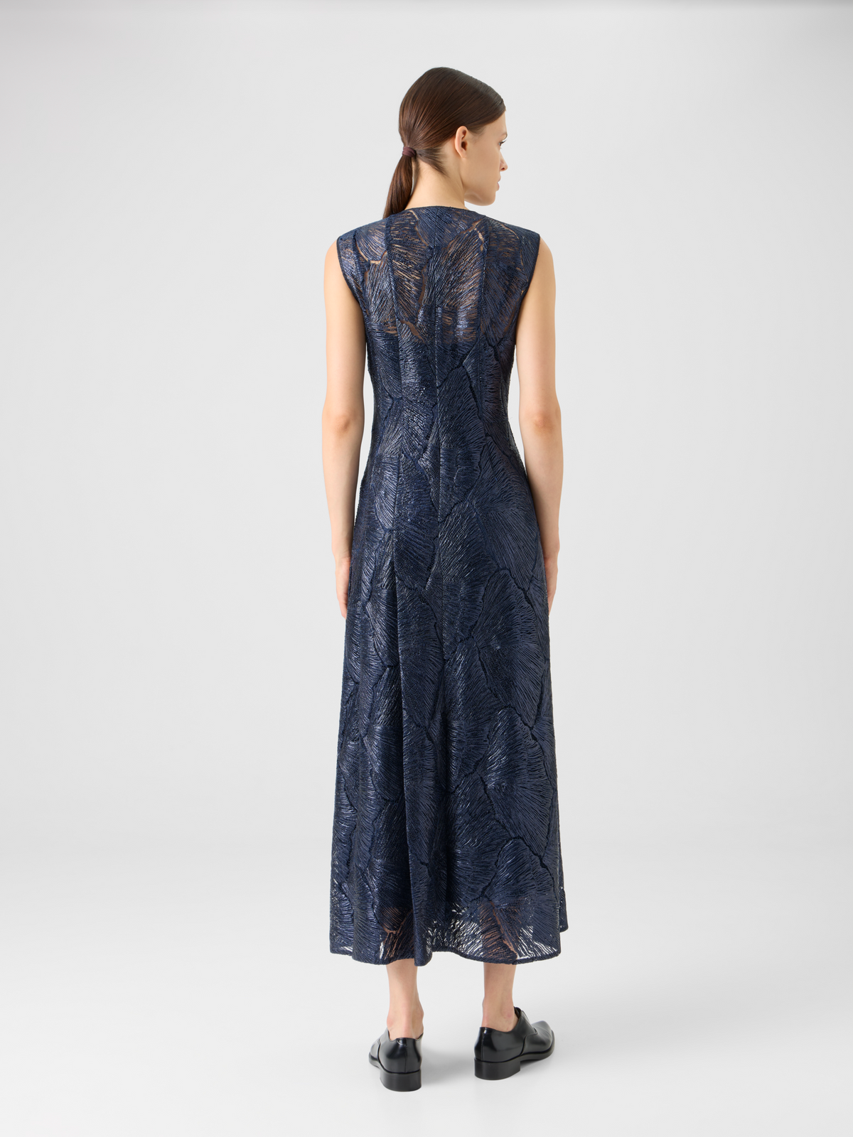 Designer Lackiertes Midikleid aus Fächerspitze - Dunkelblau - Blau #editorial