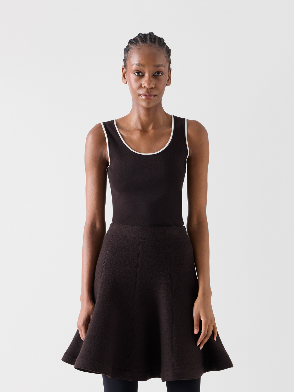 Designer Tailliertes Stricktop mit Kontrastpaspel - Braun #editorial