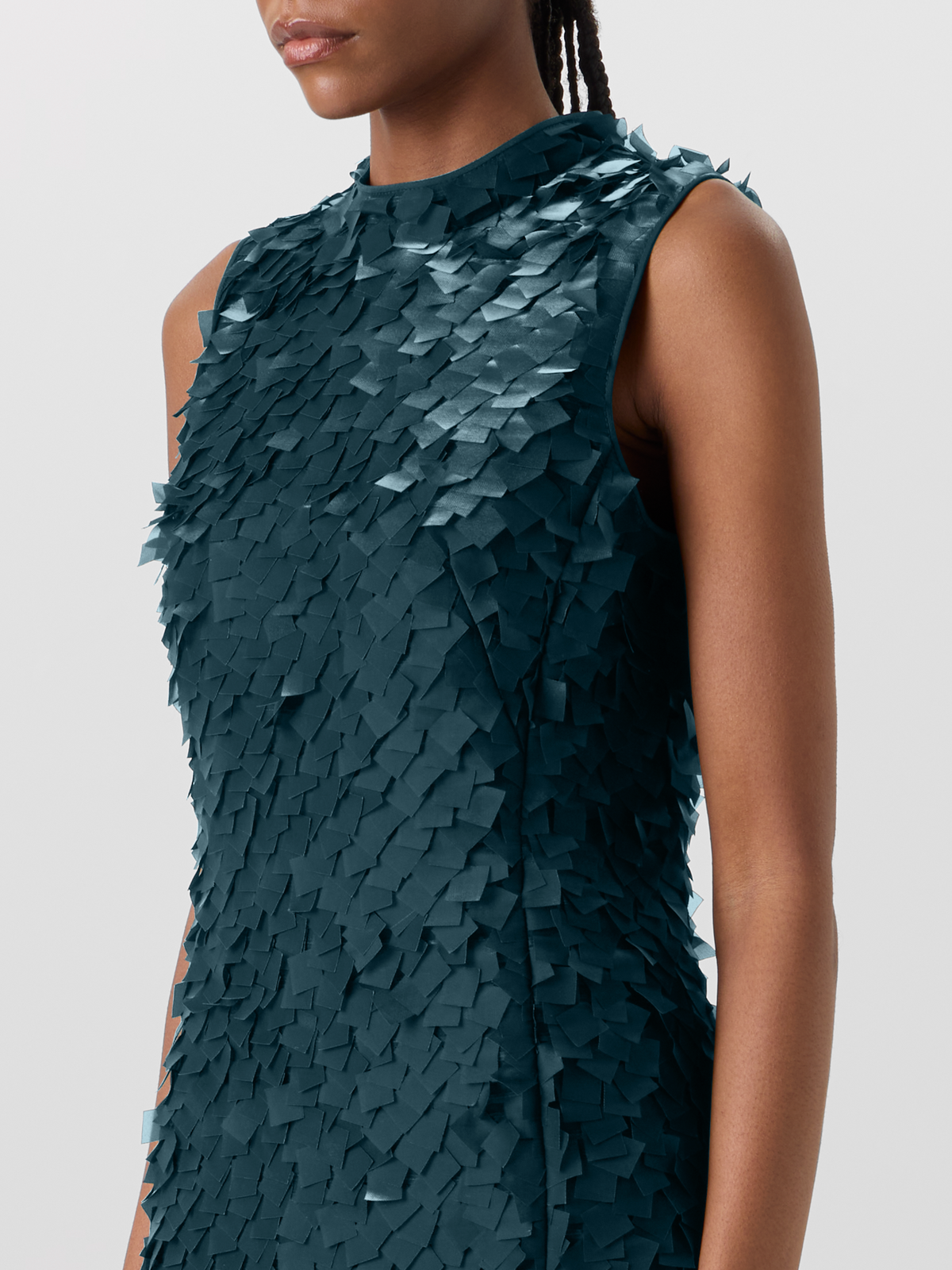 Designer Ärmelloses Etuikleid in Layered Organza Tiles - Grün 