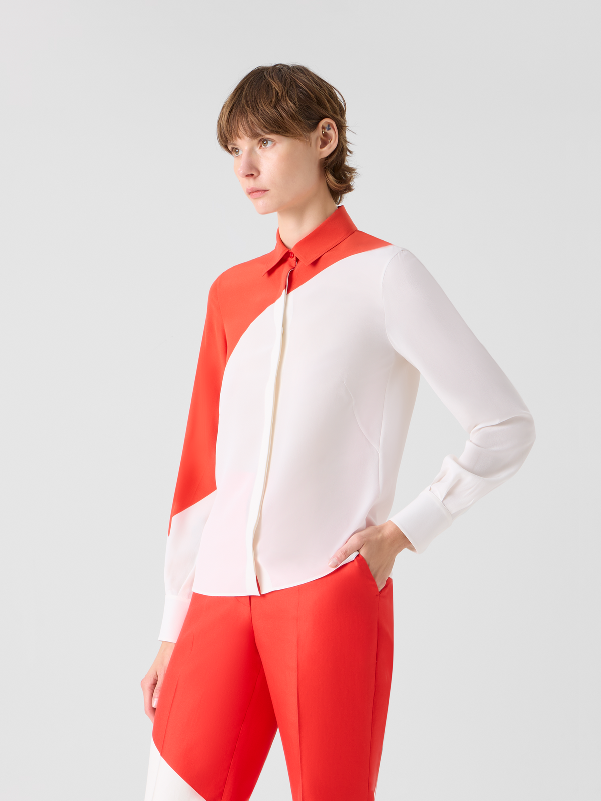 Designer Seiden-Crêpe-Bluse mit Polygon-Druck - Bunt