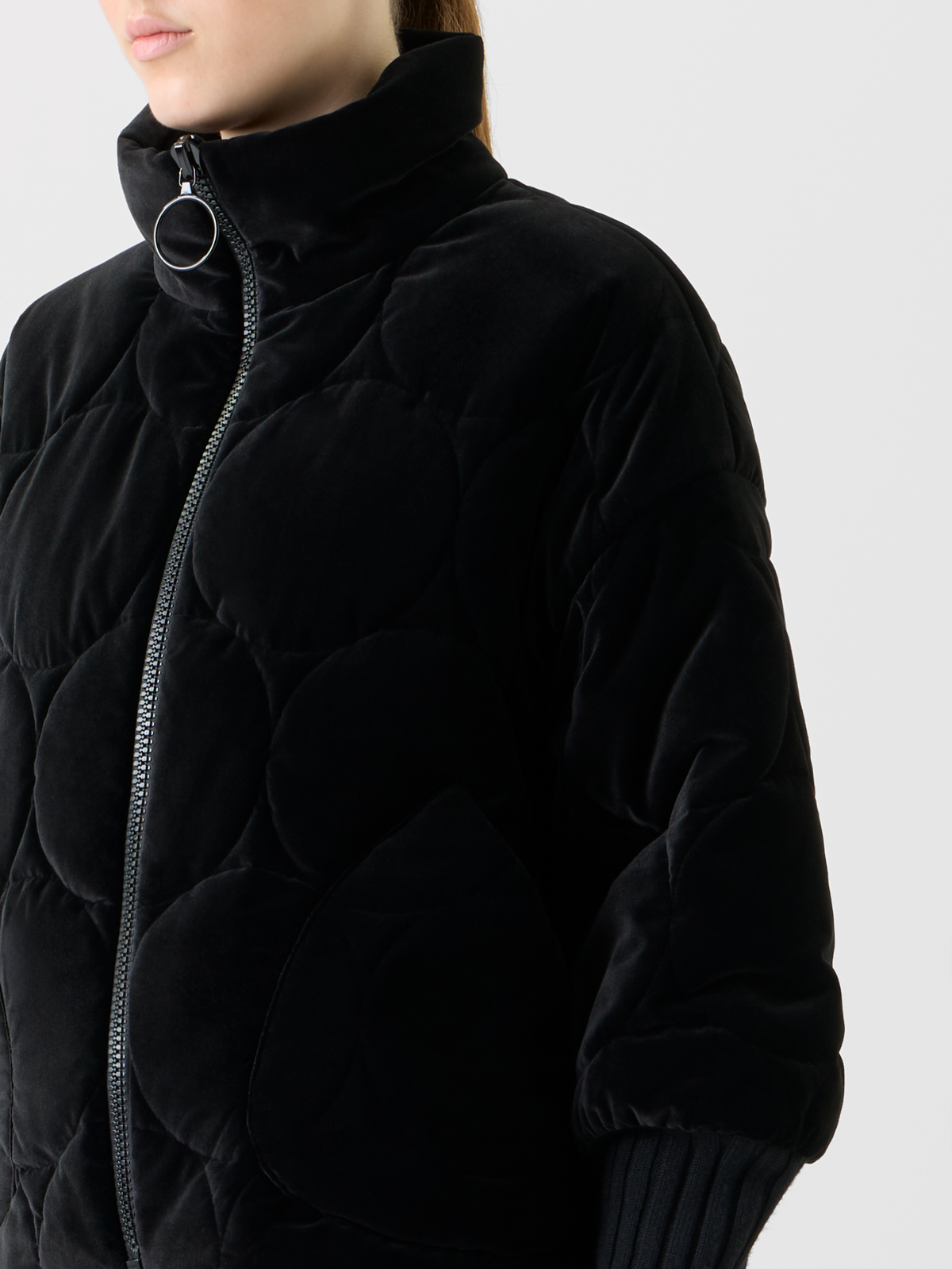 Designer Signature Punktestepp Samt Jacke - Schwarz #editorial