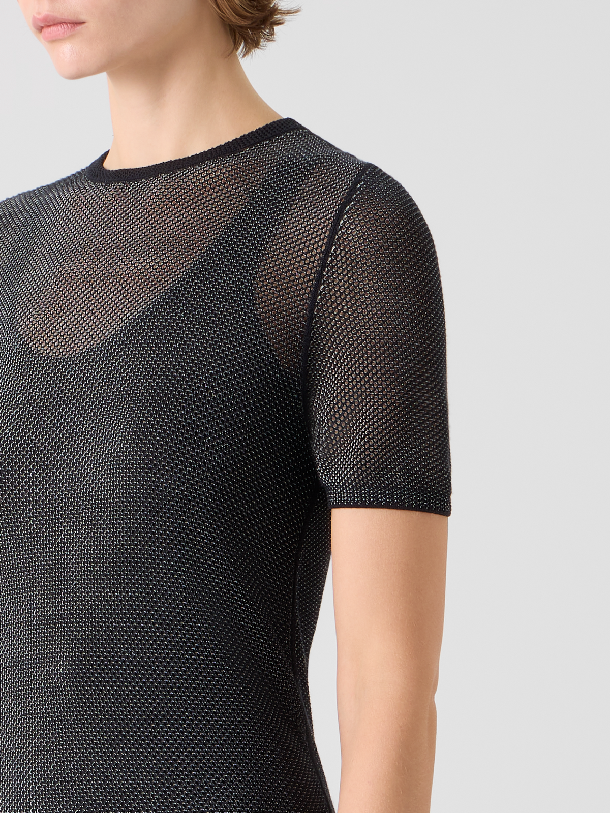 Designer Taillierter Seidenpullover im zweifarbigen Gittermuster - Schwarz #editorial