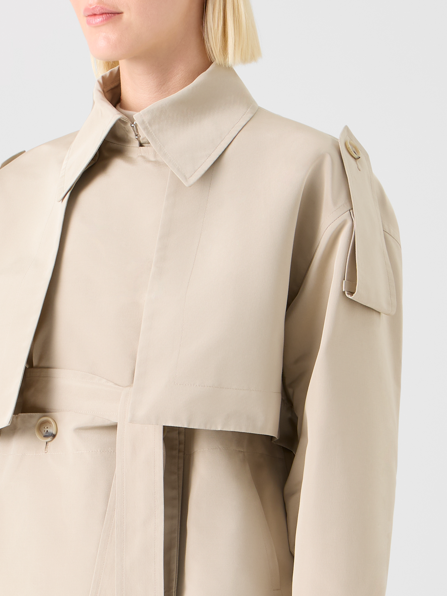 Designer Kurzer Seiden-Trenchcoat mit abnehmbarem Bolero - Beige 