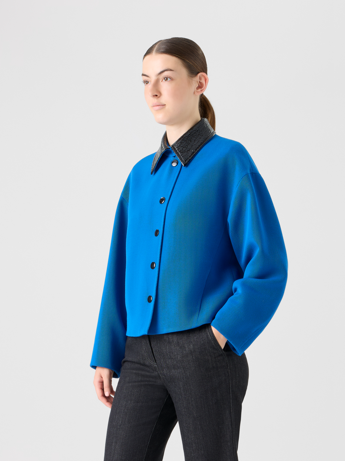 Designer Kurze Jacke aus schwerem Woll-Trikot - Blau #editorial