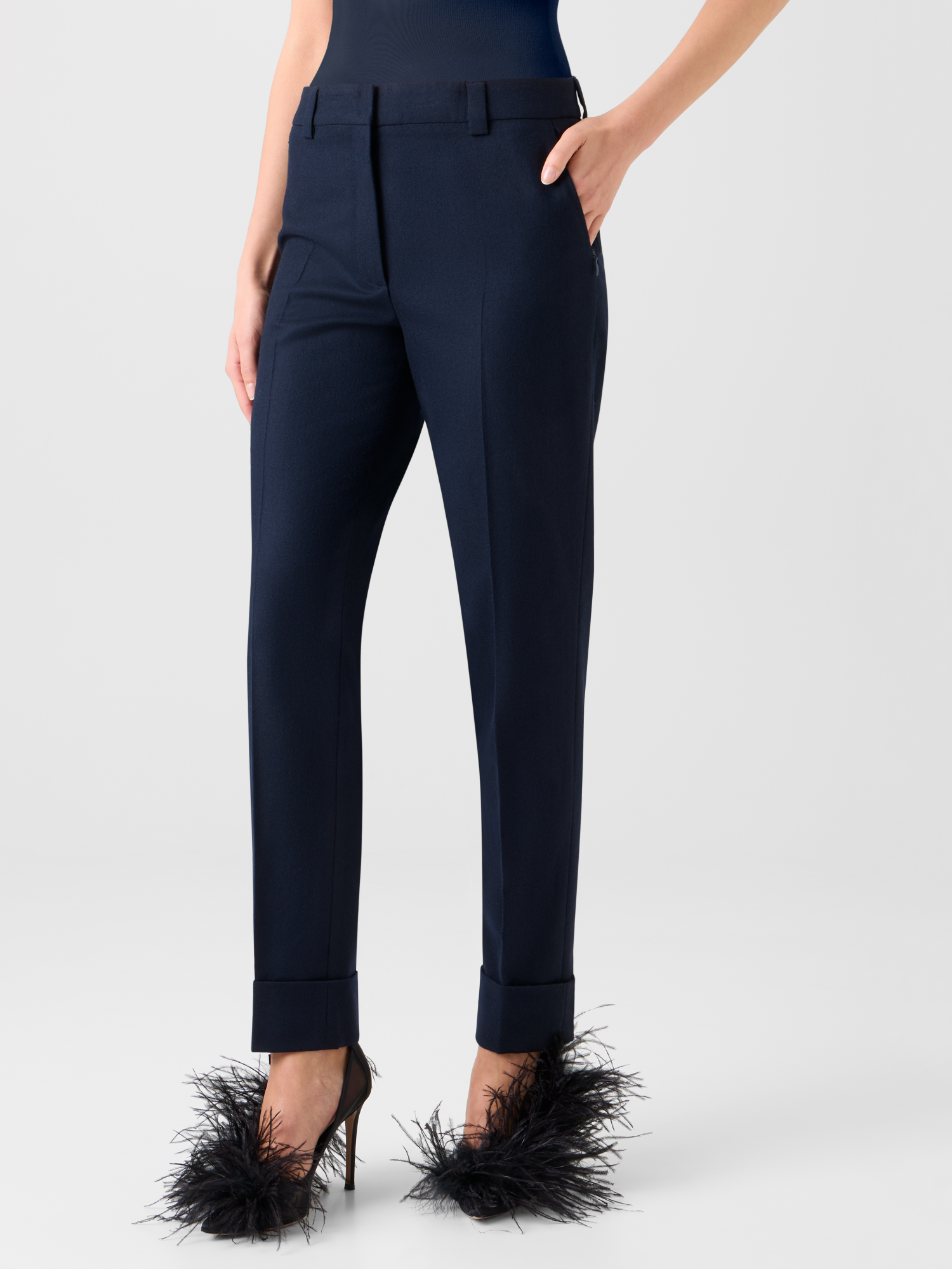 Designer Cropped Tapered Stretch-Wollflanellhose - Dunkelblau - Blau 