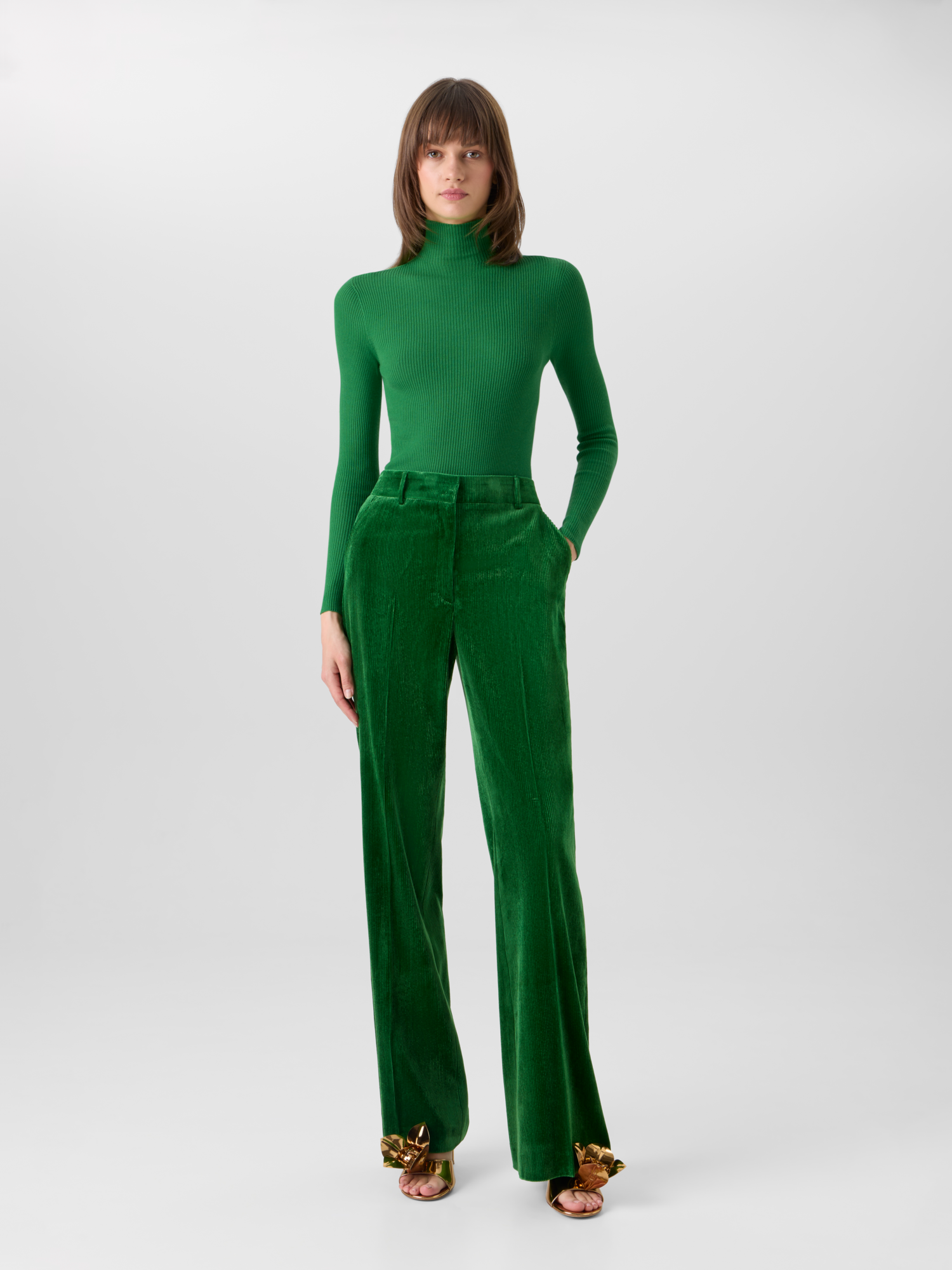 Designer Weite Hose aus fliessendem Cord - Grün 