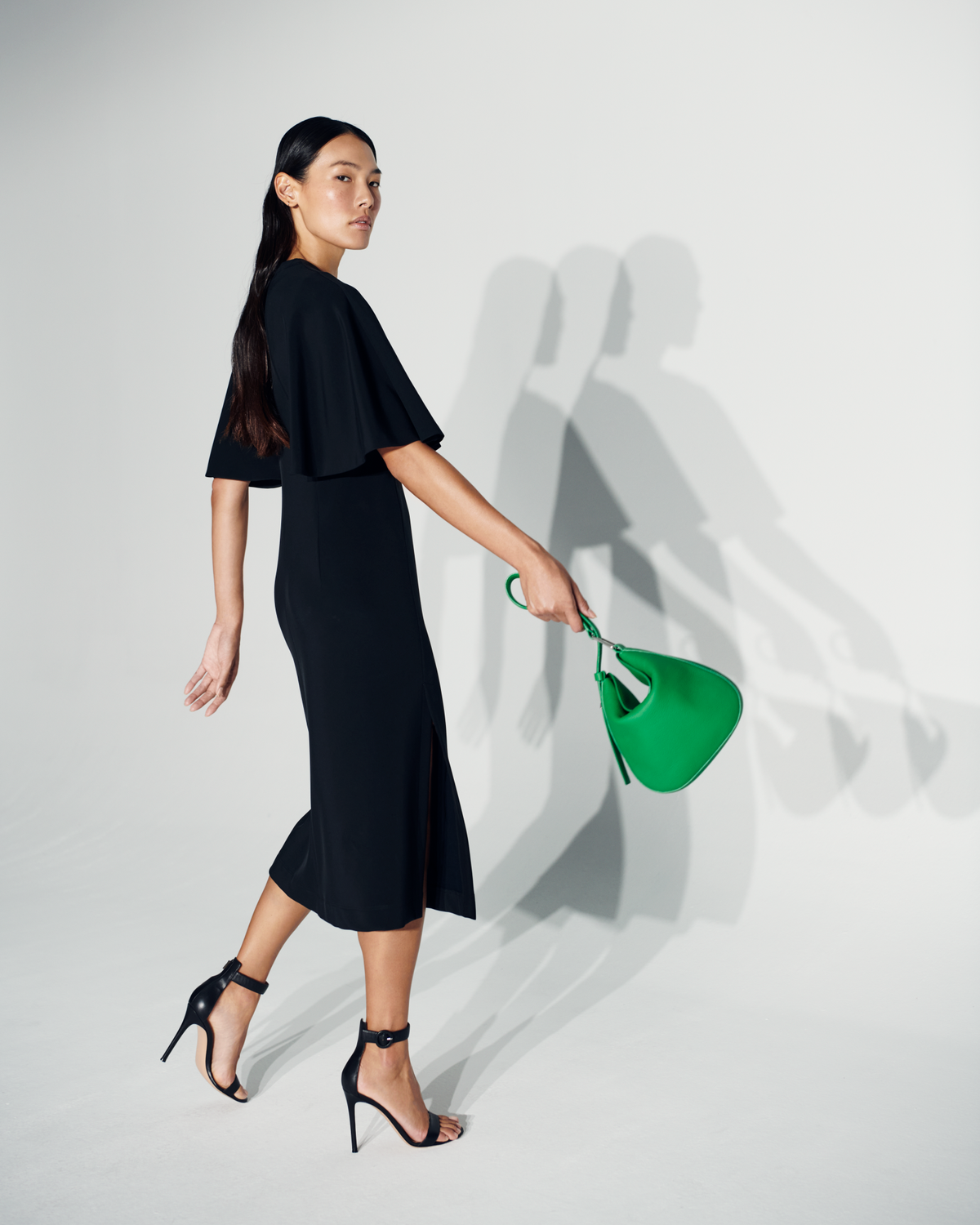 Designer Jersey-Midikleid mit Kimono-Ärmeln - Schwarz #editorial