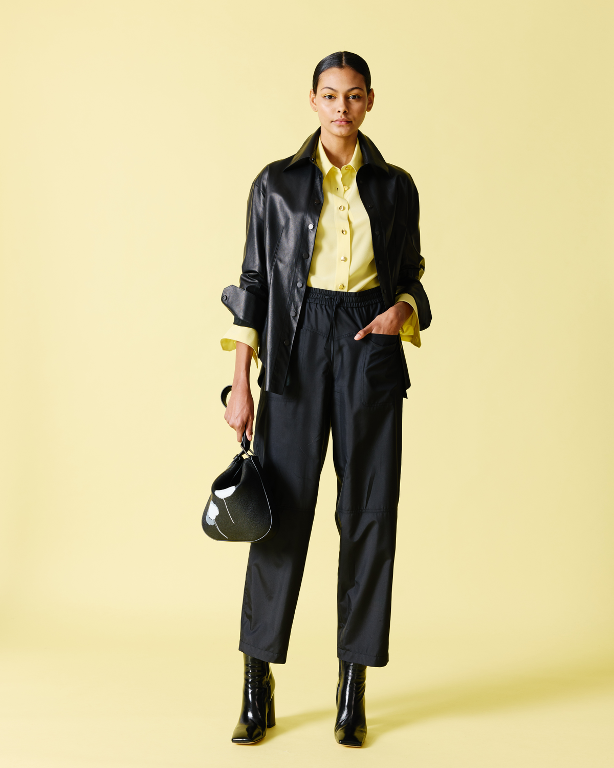 Designer Relaxed Tapered Sporty Hose aus Seide - Schwarz #editorial