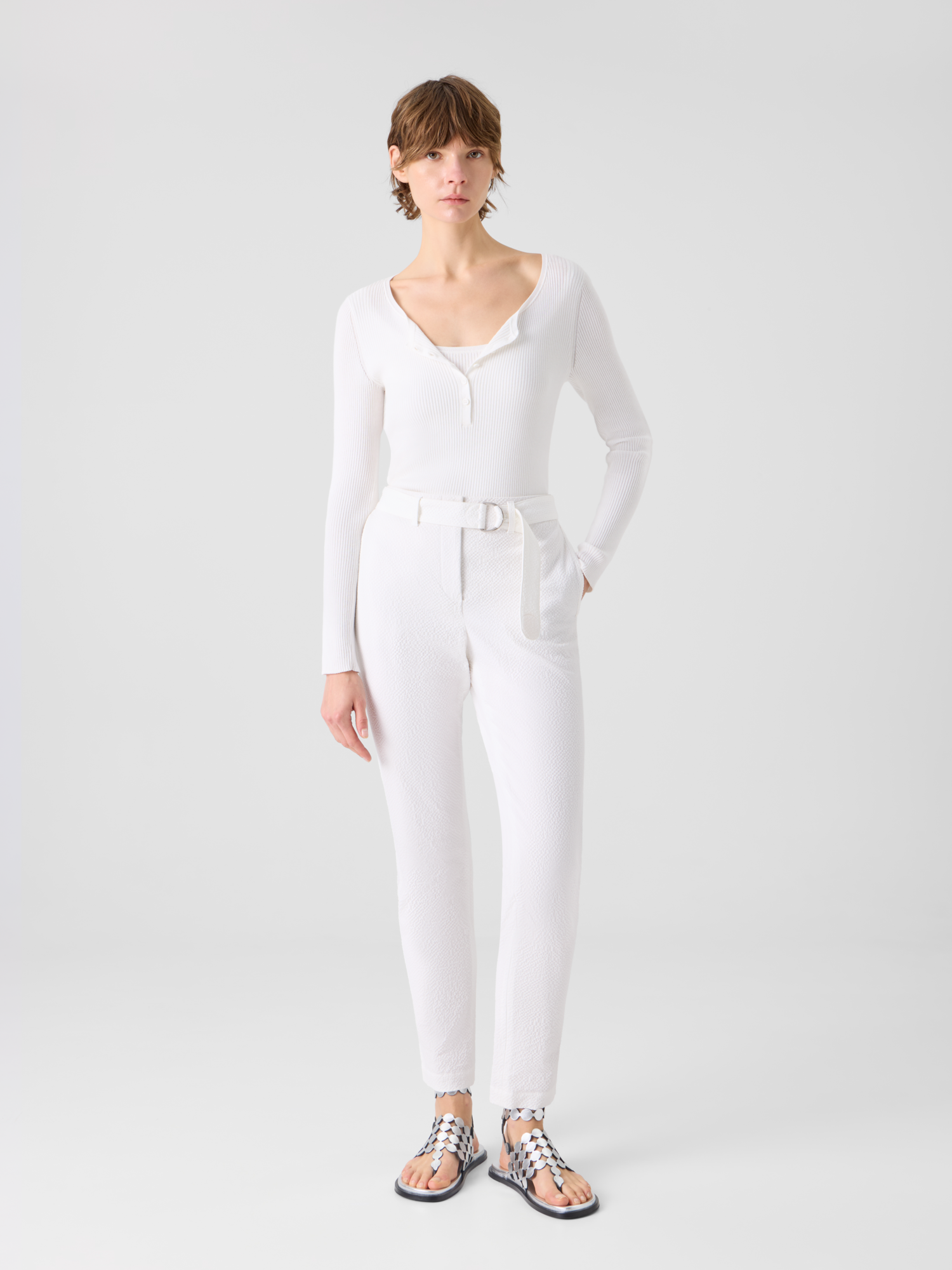 Designer Fallon schmal zulaufende Hose aus Baumwoll-Seersucker - Weiss 