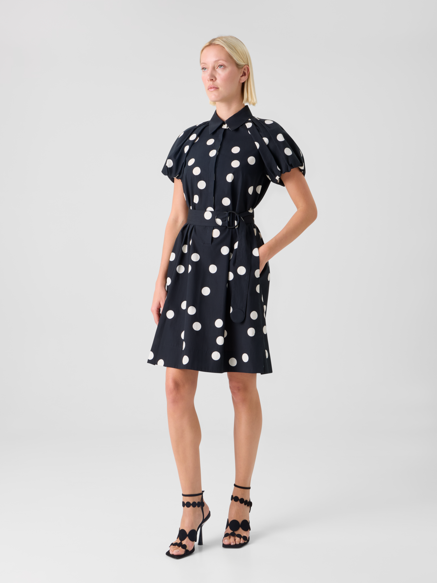 Designer Baumwoll-Hemdblusenkleid mit Puffärmeln und Polka-Dots - Schwarz