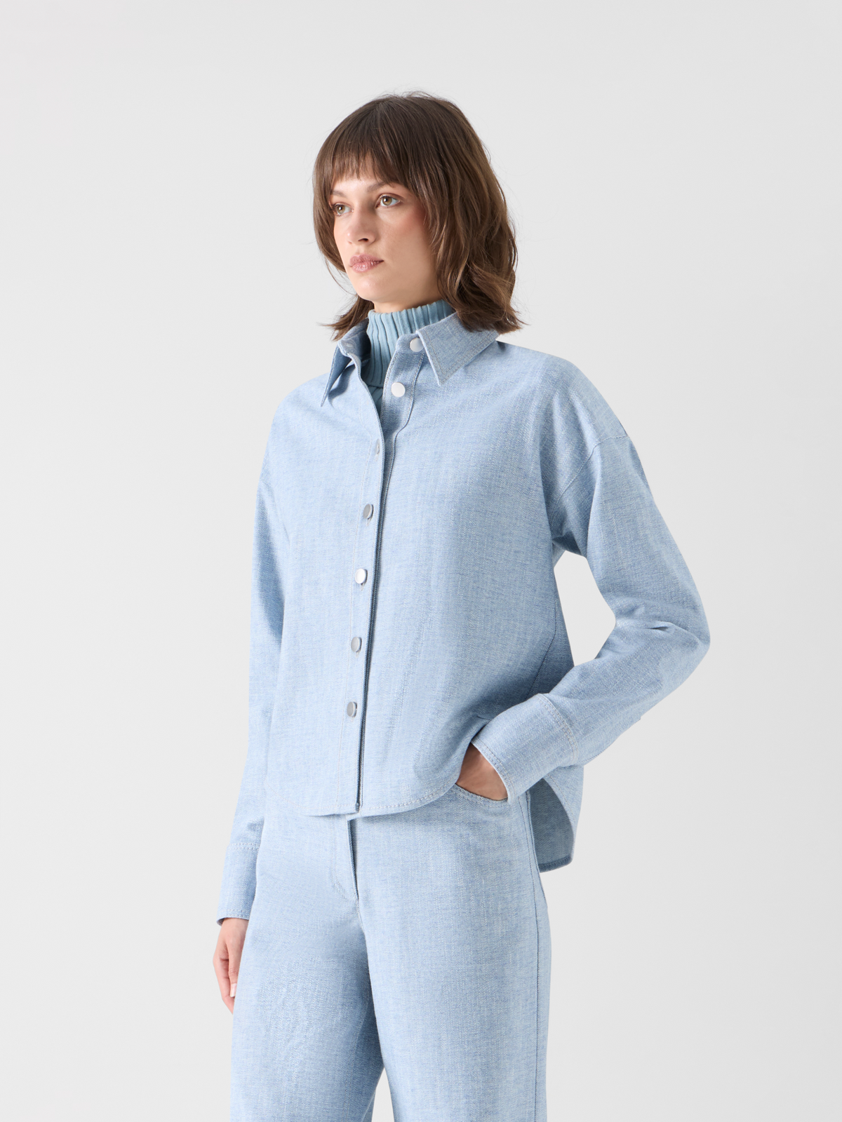 Designer Verkürzte Hemdbluse aus Winter-Denim - Blau 