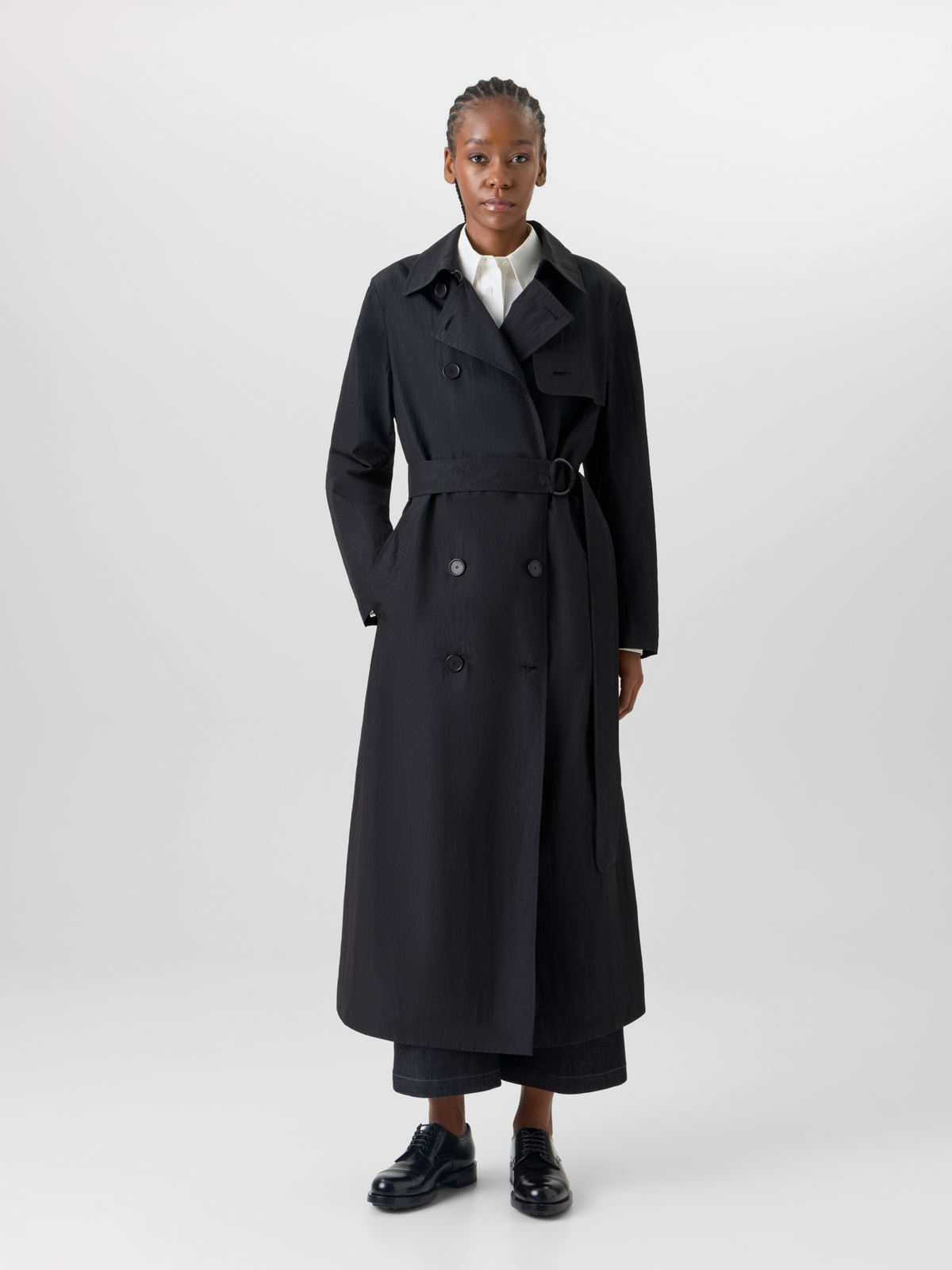 Designer Langärmeliger, langer Trenchcoat aus Crinkled-Parachute-Taft - Schwarz #editorial