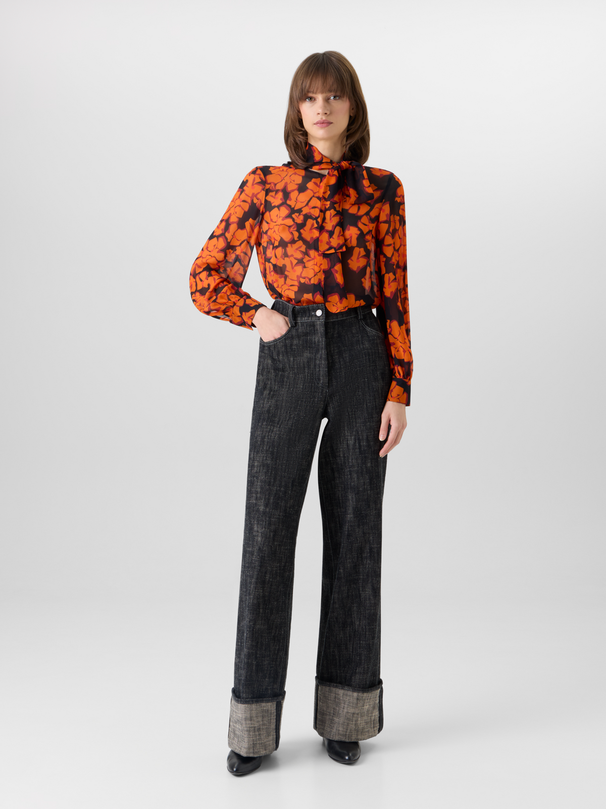 Designer Langärmelige Bluse mit Papercut Flower Print - Bunt #editorial