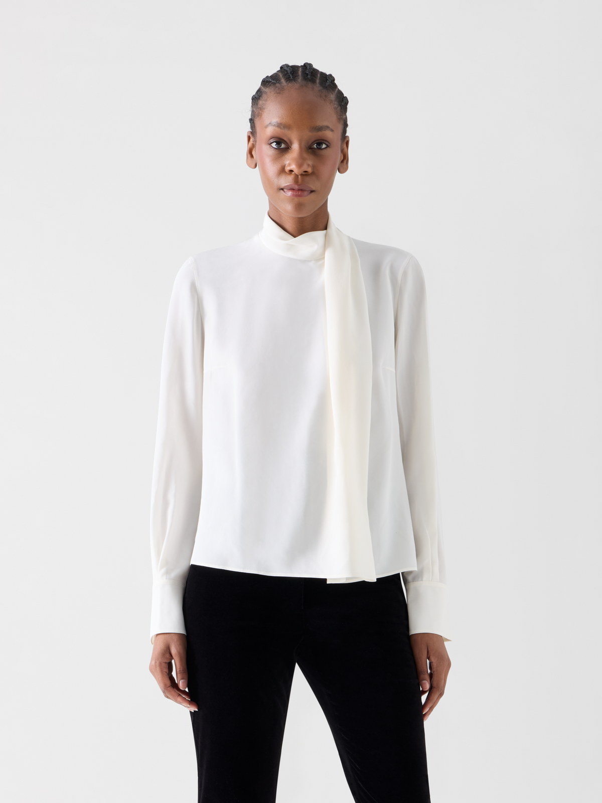 Designer Seidenbluse mit Schal-Drapierung - Ecru 