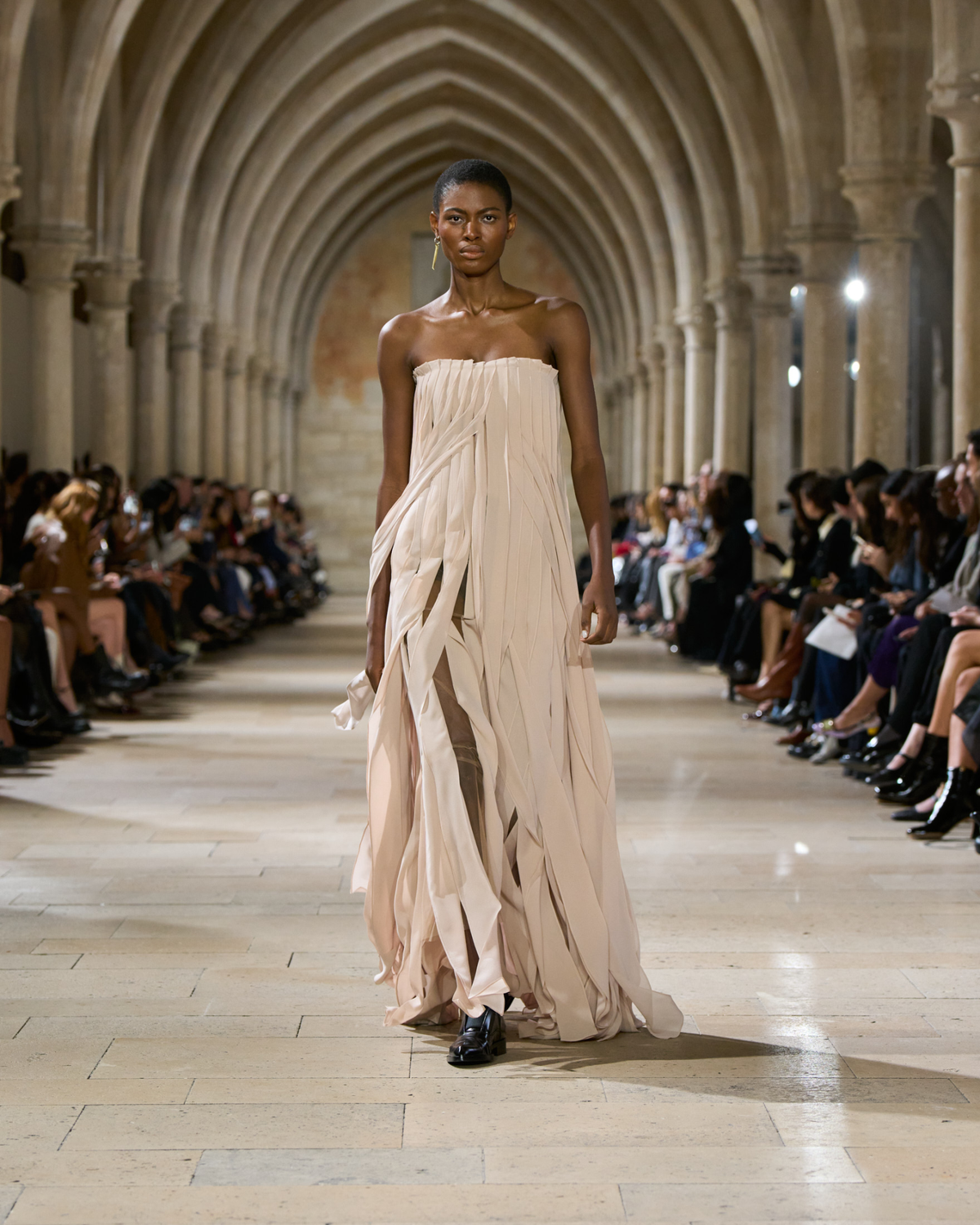 Designer Langes Seiden-Abendkleid mit Korsage - Beige #editorial