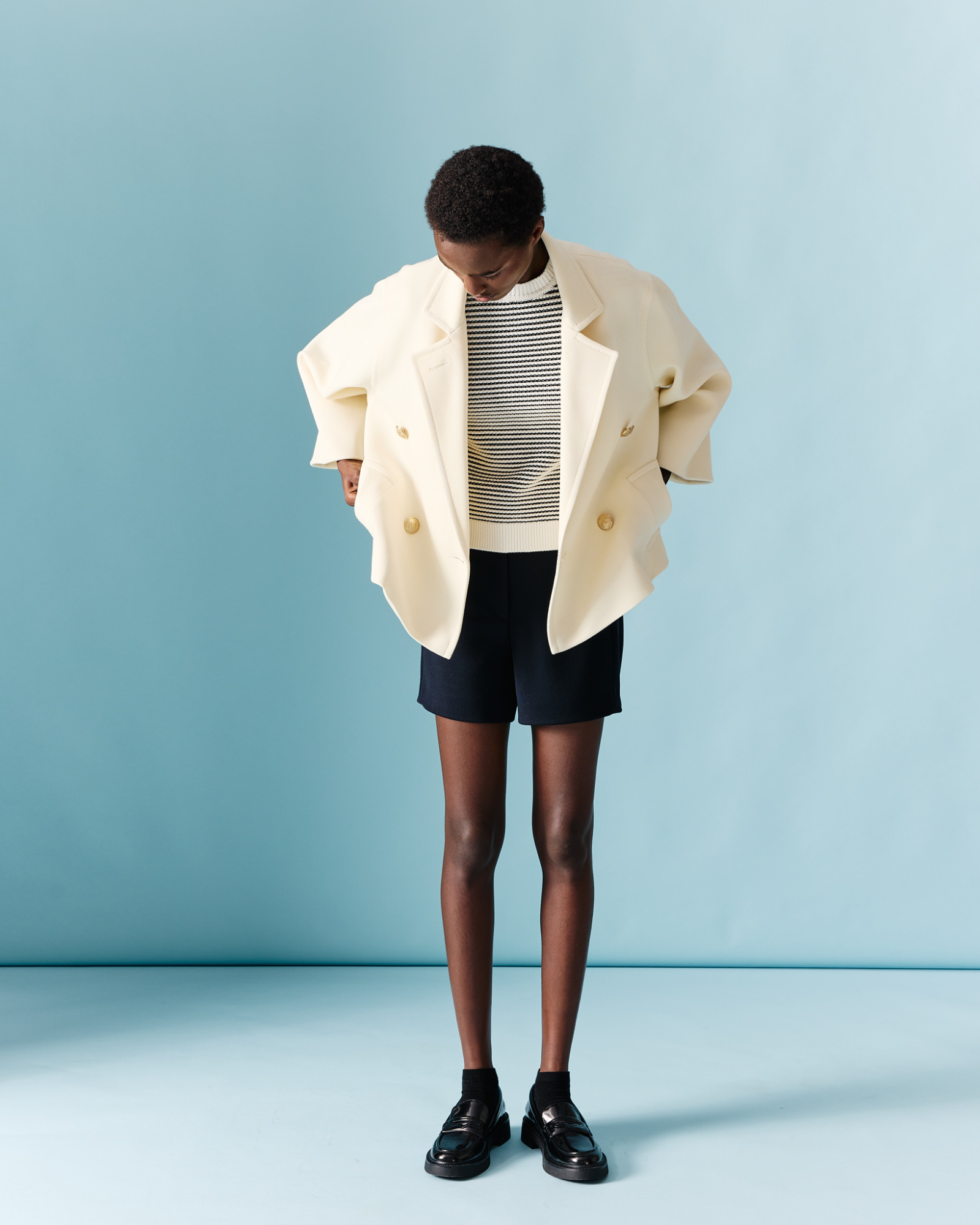 Designer Kurzmantel aus Wolle mit goldenen Knöpfen - Ecru - Weiss 