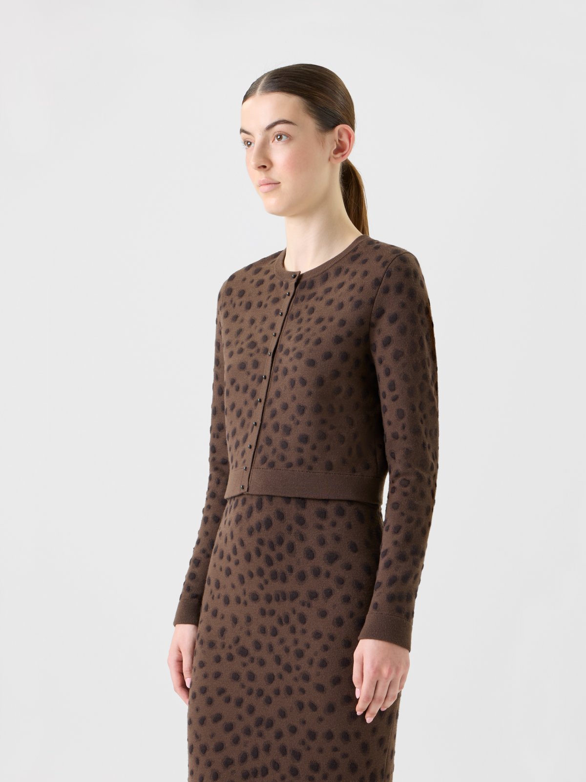 Designer Kurzer Strickcardigan im Leopard Jacquard - Braun #editorial