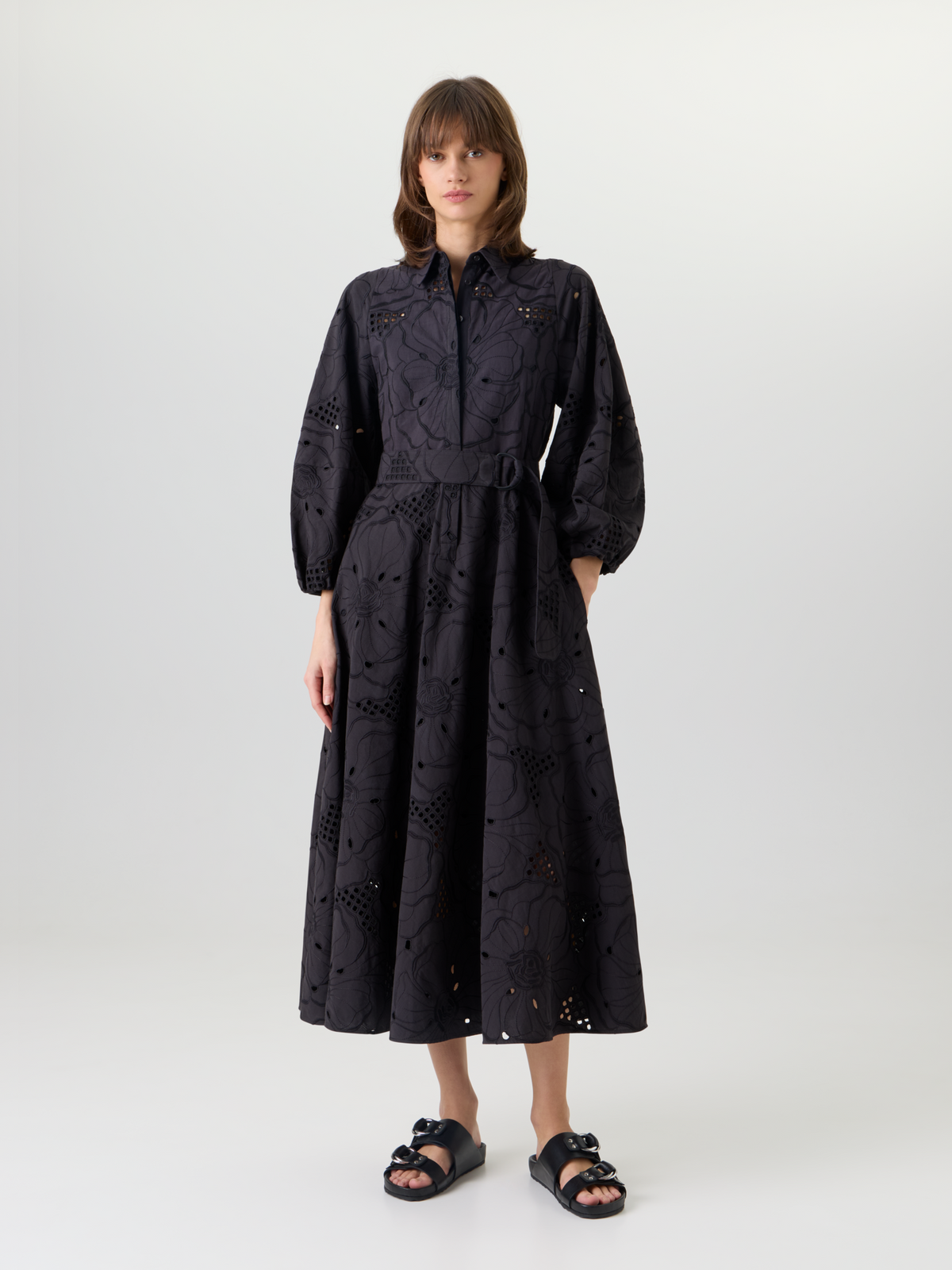 Designer Midikleid mit Blumen-Lochstickerei - Schwarz #editorial