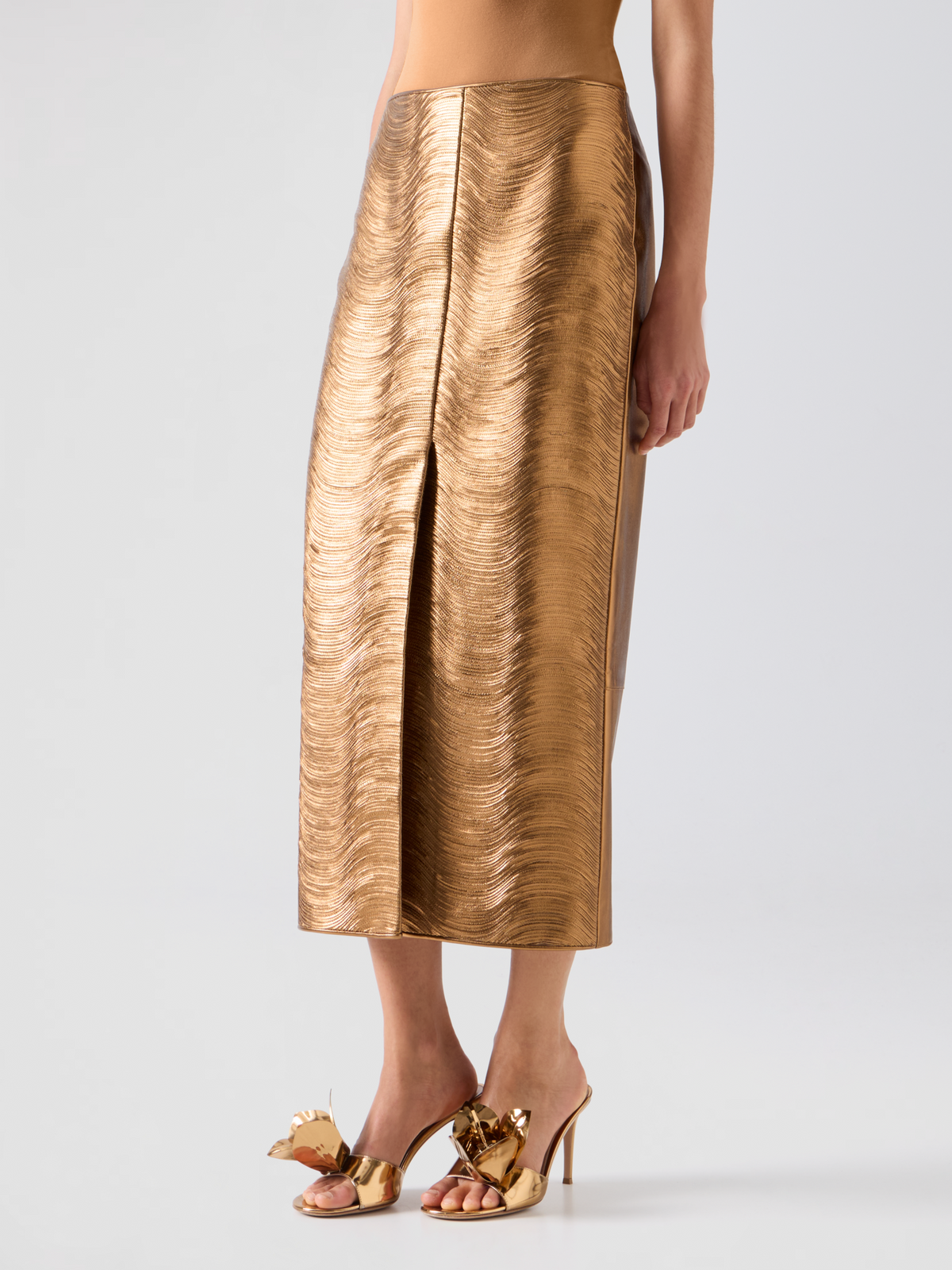 Designer Bleistiftrock aus Lamé-Leder mit Streifenstickerei - Gold #editorial