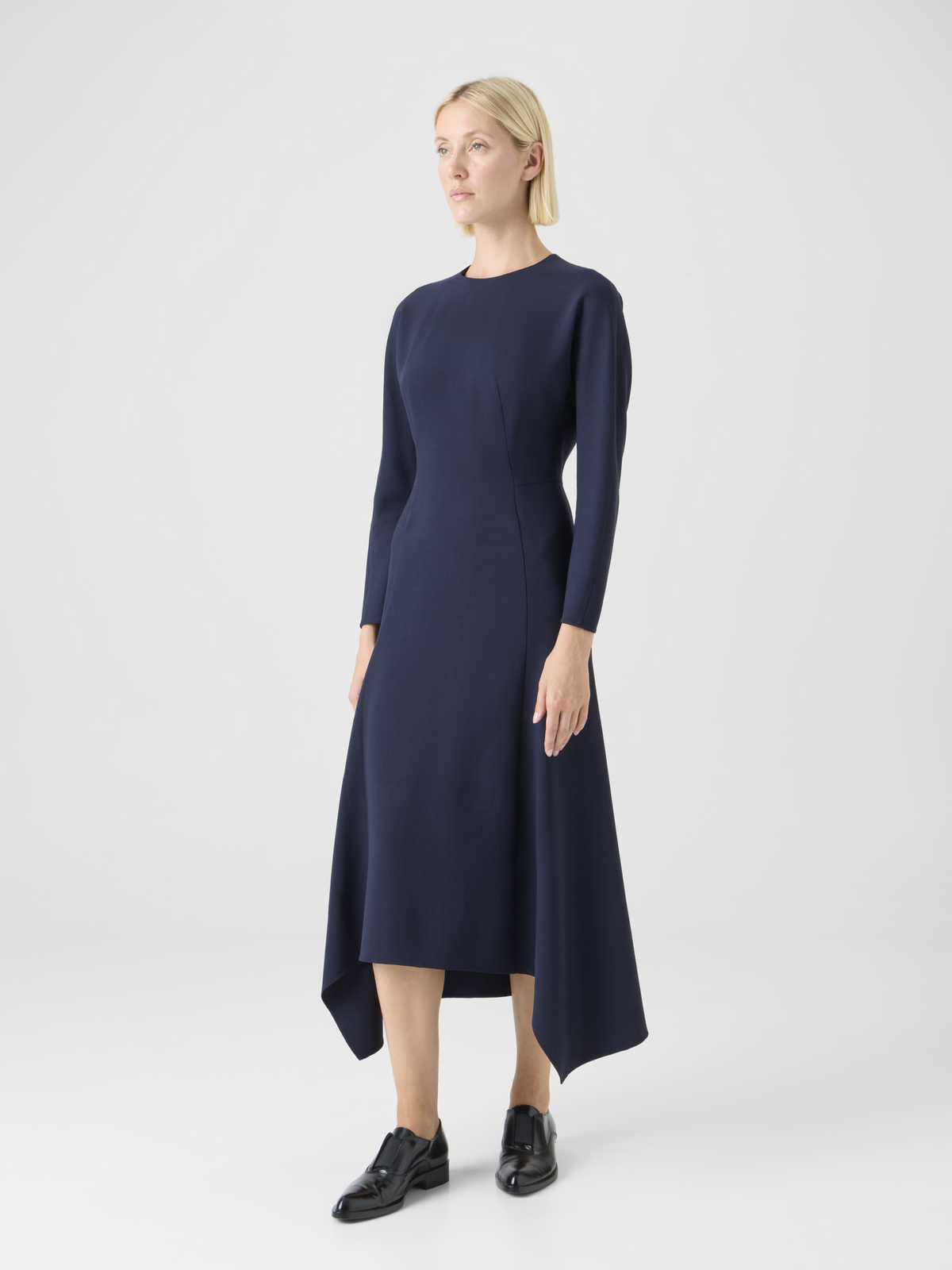 Designer Asymmetrisches Midikleid aus Cool Wool - Dunkelblau - Blau #editorial