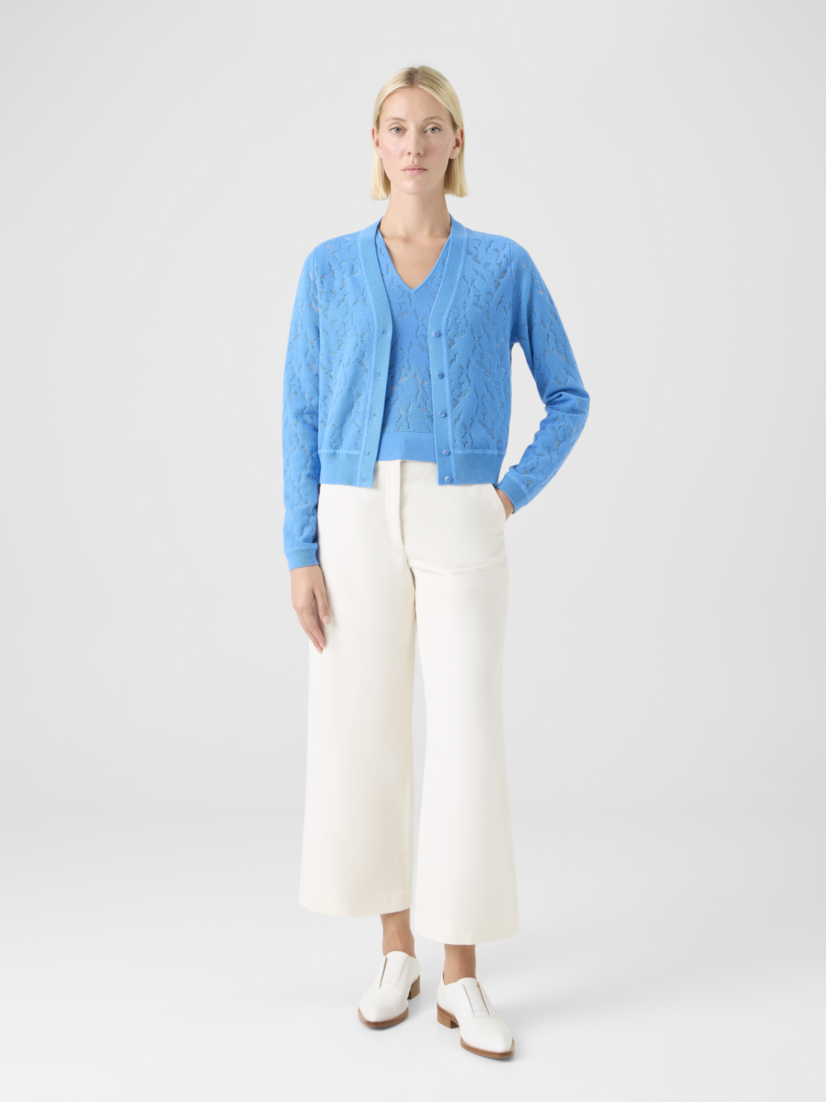 Designer Woll-Seiden-Cardigan mit Whitecaps-Intarsienmuster - Blau #editorial