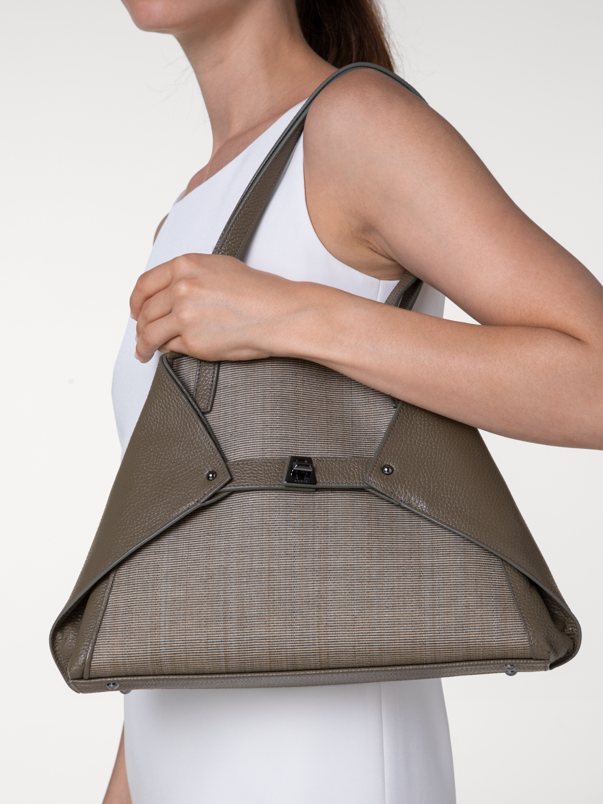 Designer Ai Small Shoulder Tote - Grün #editorial