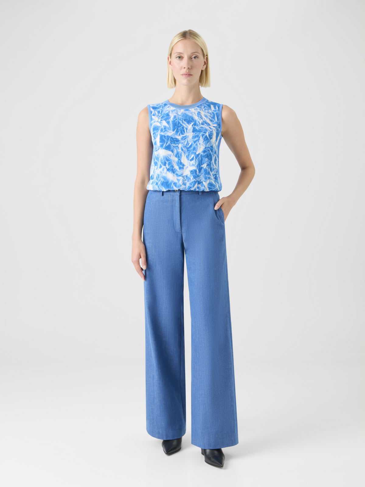 Designer Seidenstrickoberteil mit Whitecaps-Print - Blau #editorial