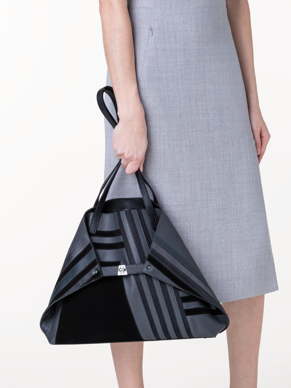 Designer Ai Medium Shoulder Tote - Schwarz - Grau - Bunt #editorial