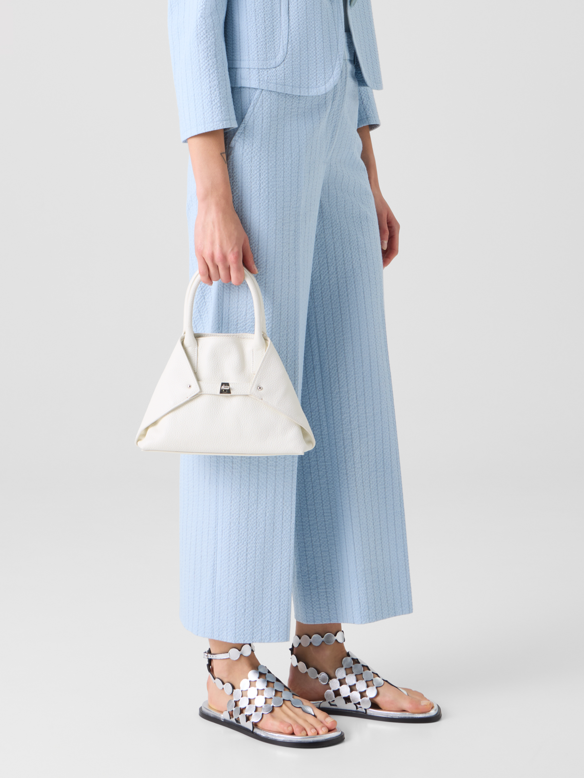 Designer Ai Little Top Handle Tote Bag - Weiss #editorial
