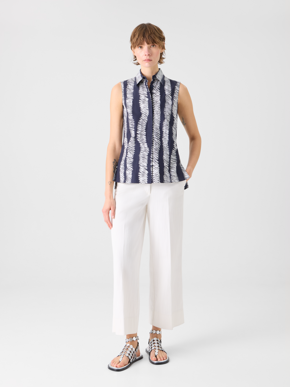 Designer Chiara Cropped Wide Leg Hose mit hoher Taille aus Denim - Ecru #editorial