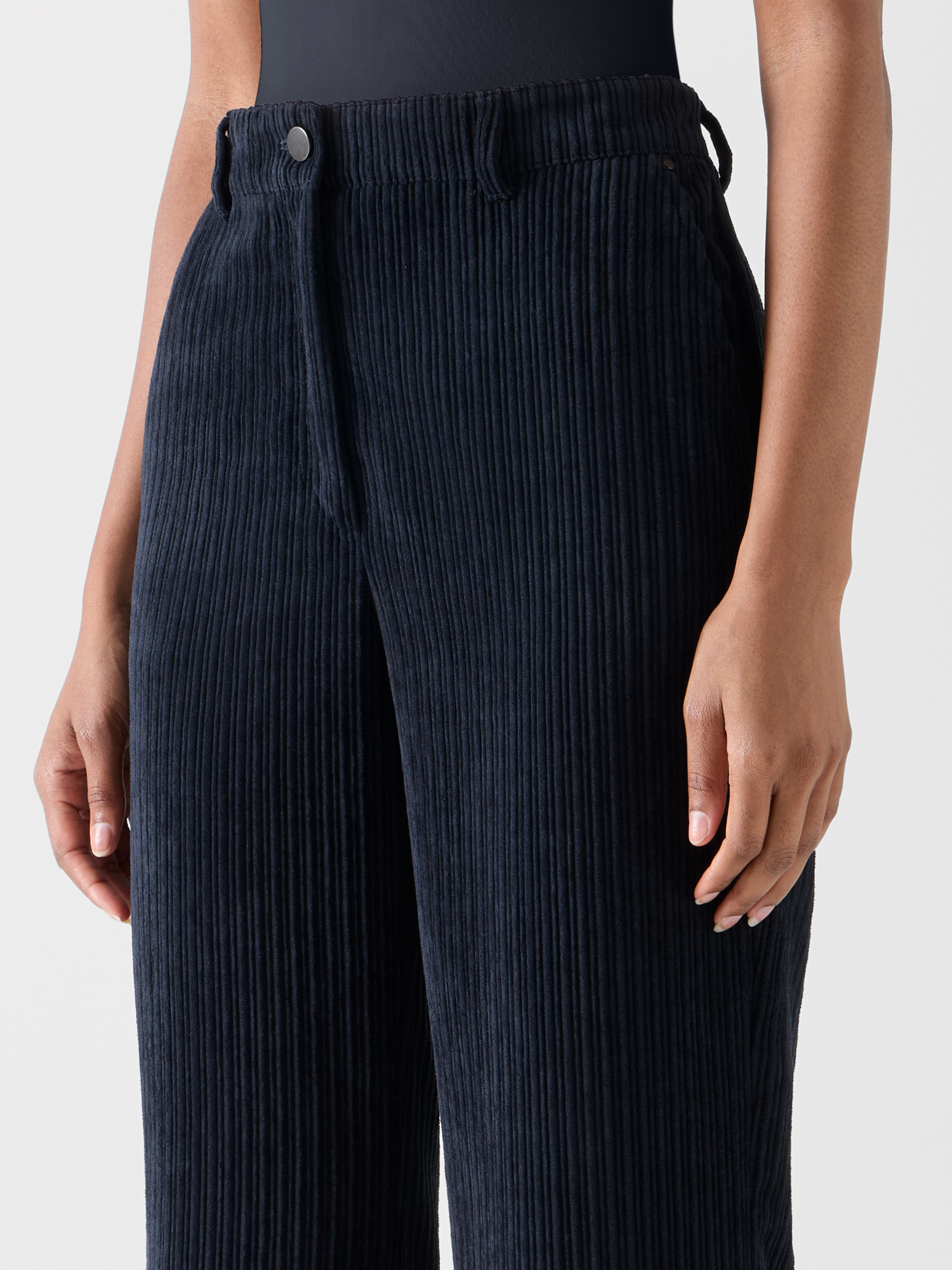 Designer Bootcut Hose aus gewaschenem Techno-Cord - Dunkelblau 