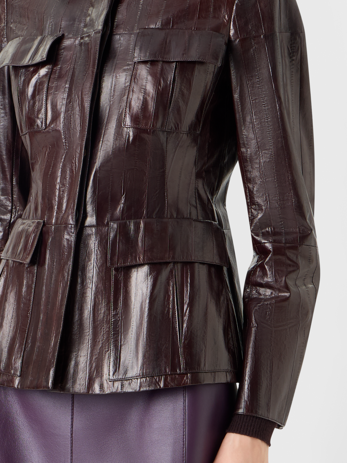Designer Taillierte Jacke aus lackiertem Aalleder - Braun 