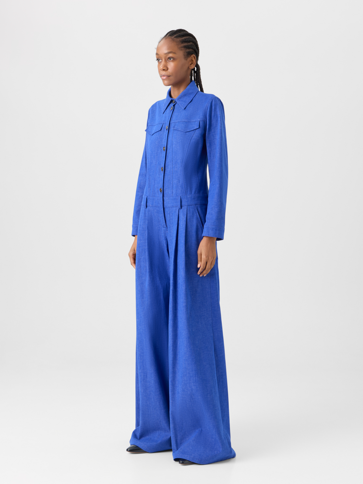 Designer Hellan taillierter Jumpsuit aus Baumwolldenim - Blau #editorial