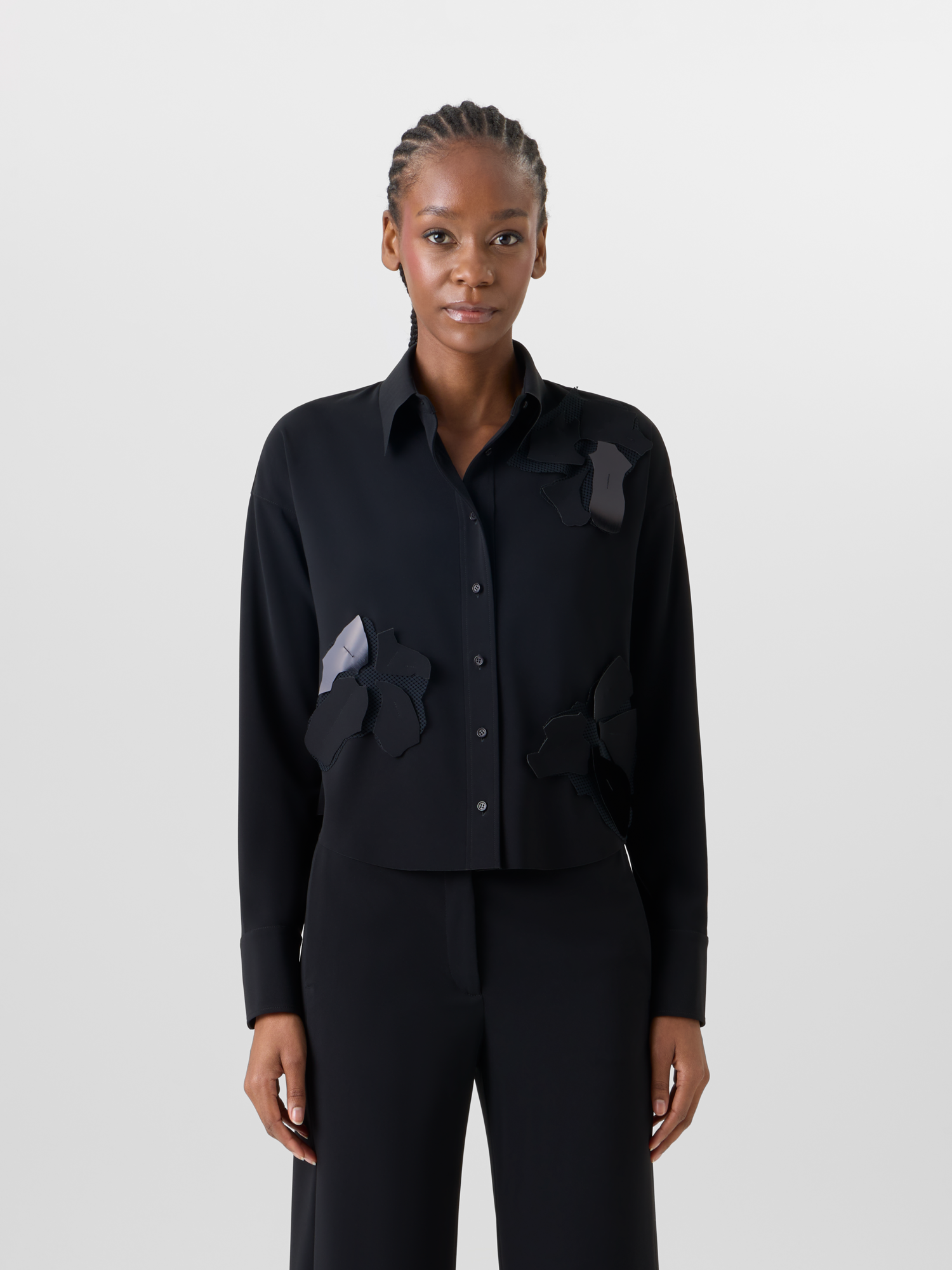 Designer Langärmelige Bluse mit Papercut Flower Applikation - Schwarz 