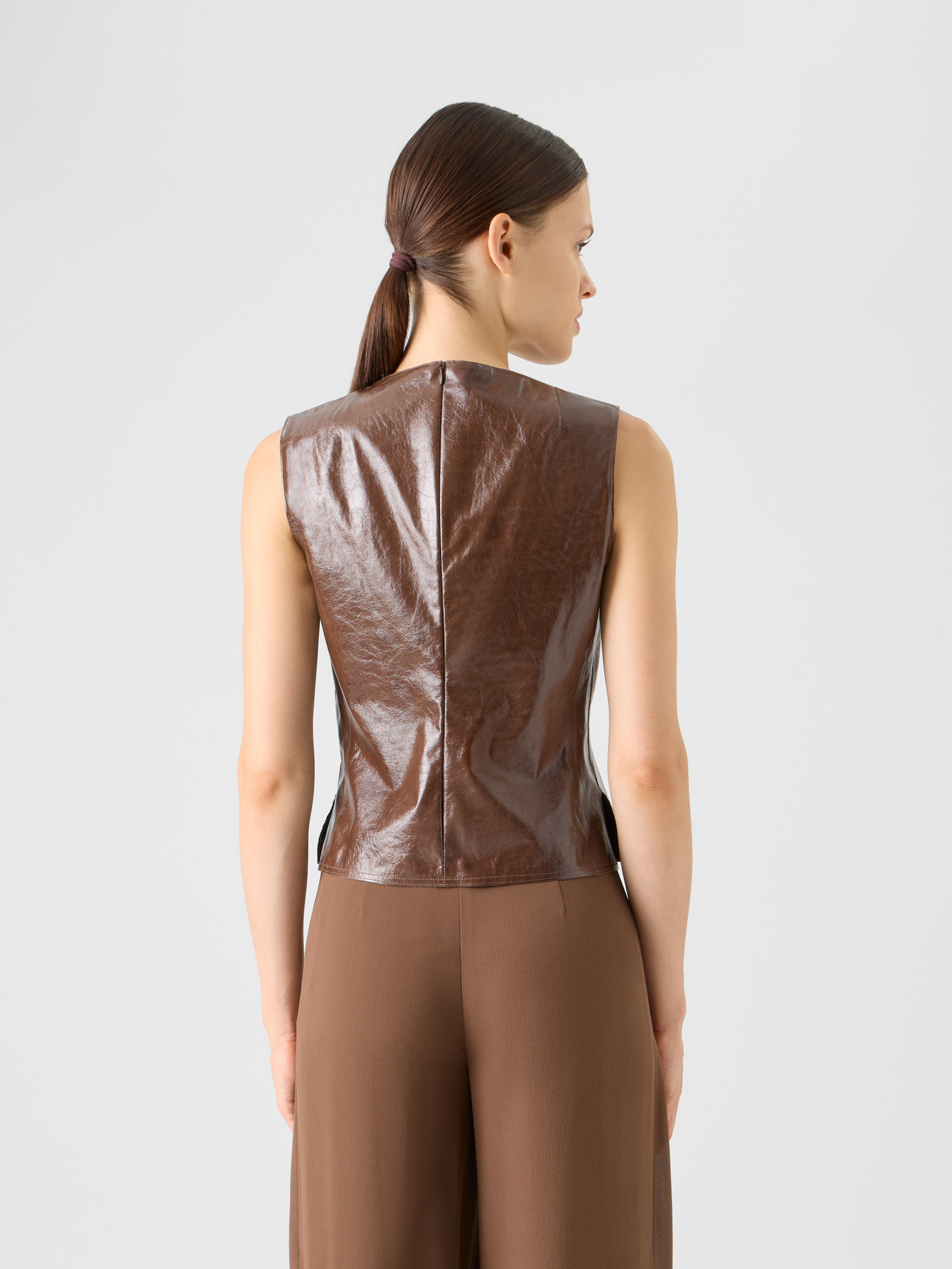 Designer Ärmelloses Top aus lackiertem Leder - Braun 