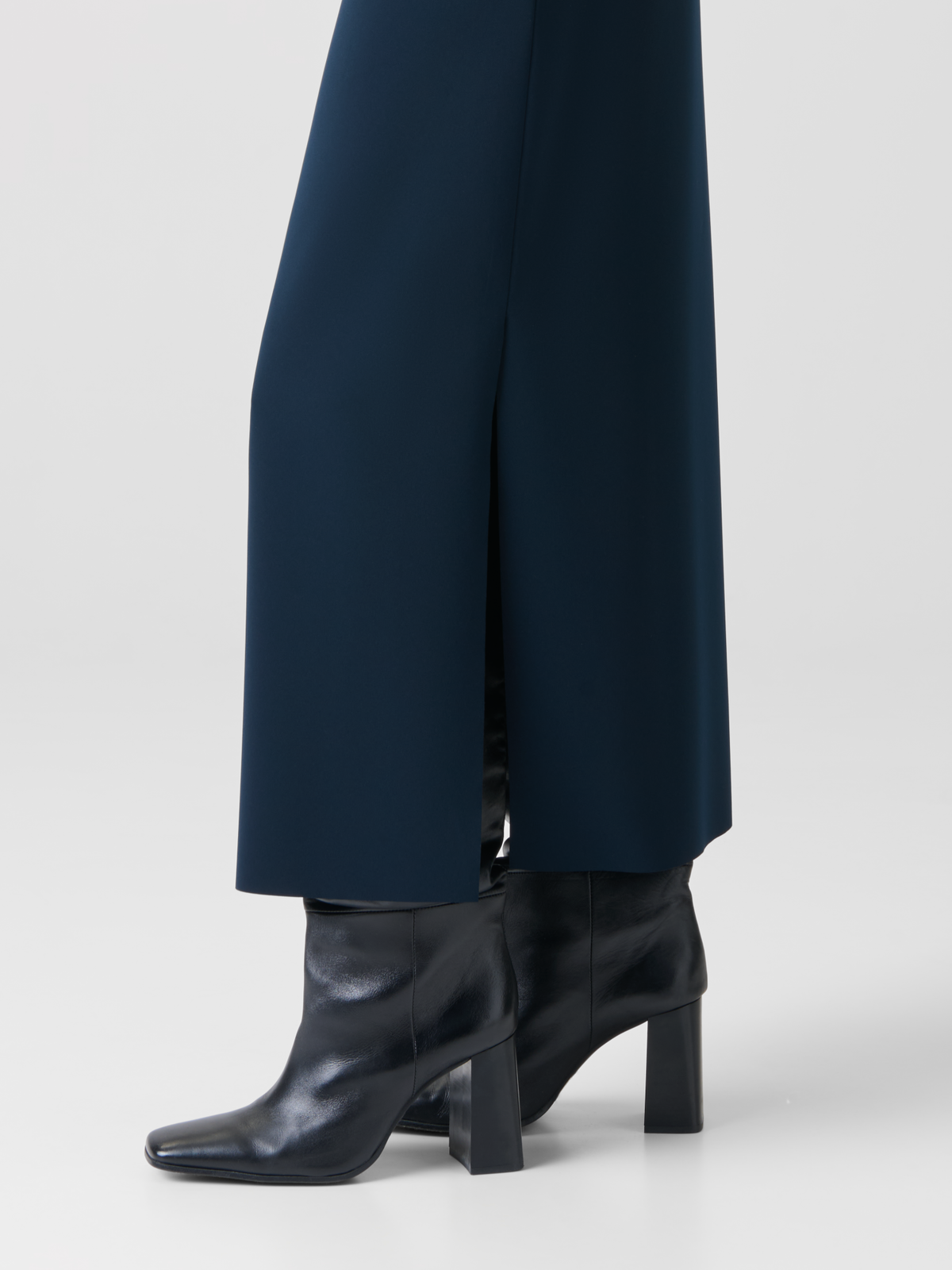 Designer Maxirock aus Signature Laser Cut - Dunkelblau - Blau #editorial